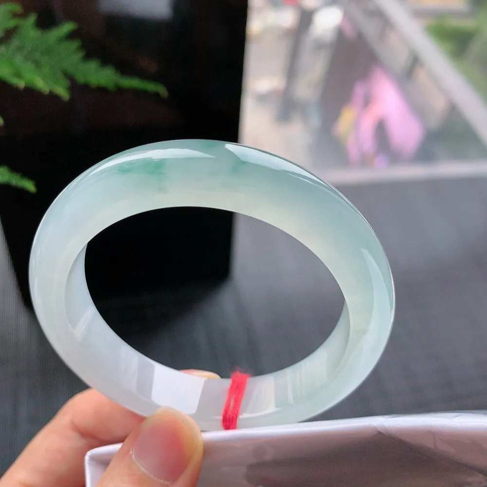 正圈高冰飘花 无瑕 尺寸:54.1/12.7/8.7 花美 种水好