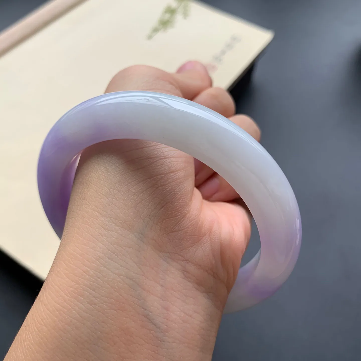 60圈口紫罗兰正圈手镯 尺寸：60-11.5-9.5，细腻光滑，色泽仙美