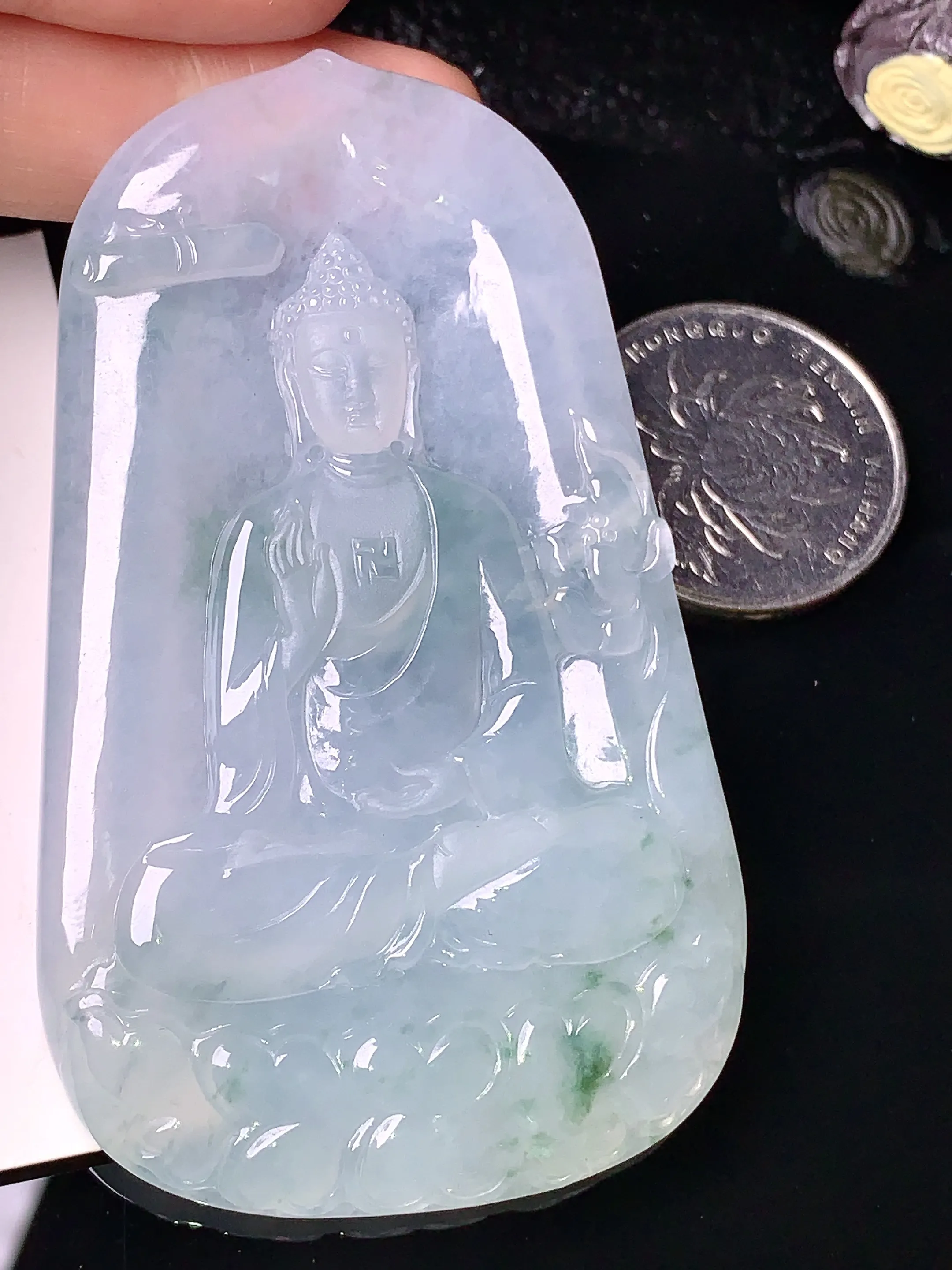 冰种大日如来吊坠 玉质细腻 色泽清新艳丽 整体尺寸72.8*43.6*5.8