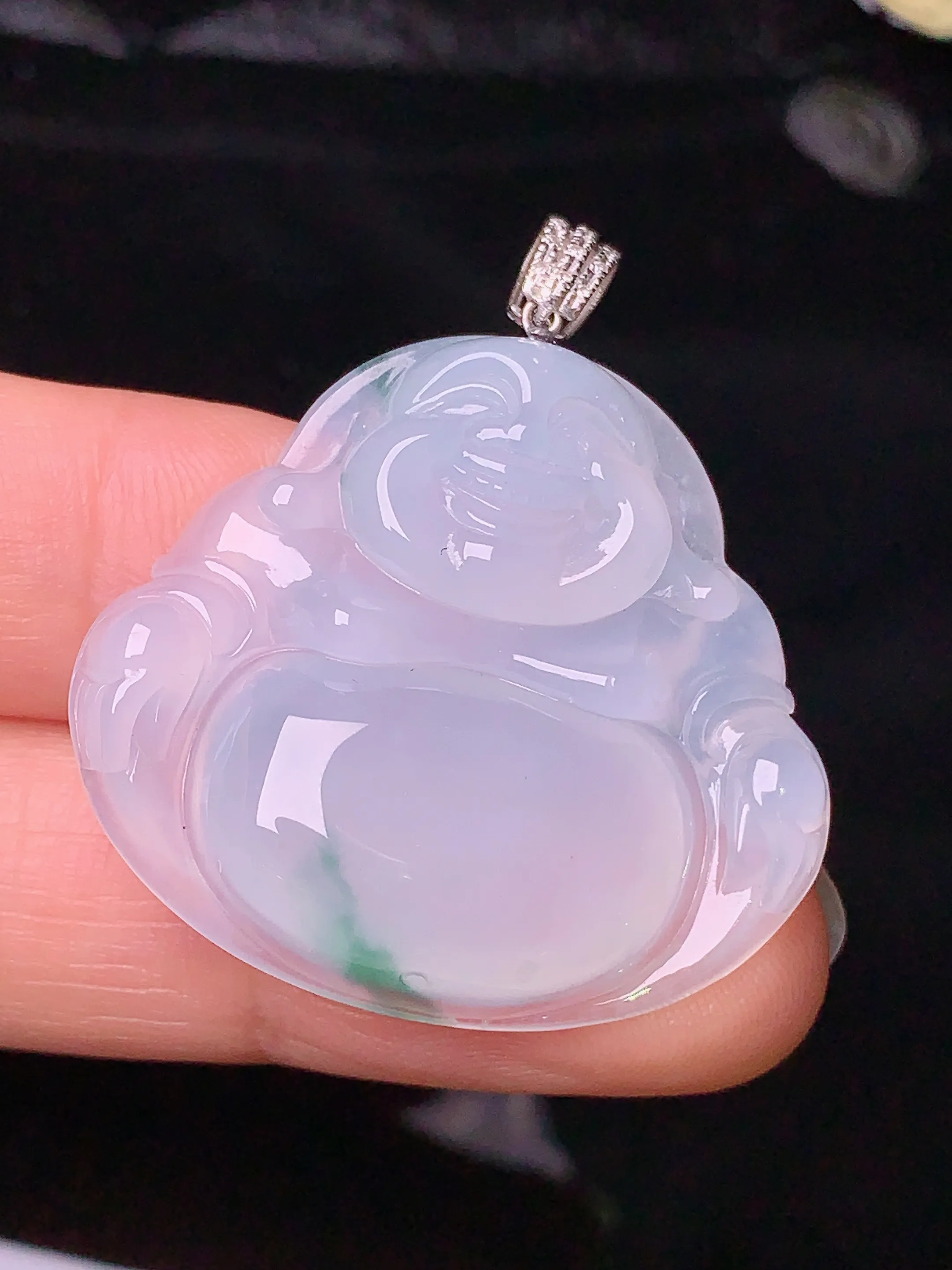 18k金钻镶嵌飘绿佛公吊坠 玉质细腻 色泽清新艳丽 整体尺寸36*31.8*5.6