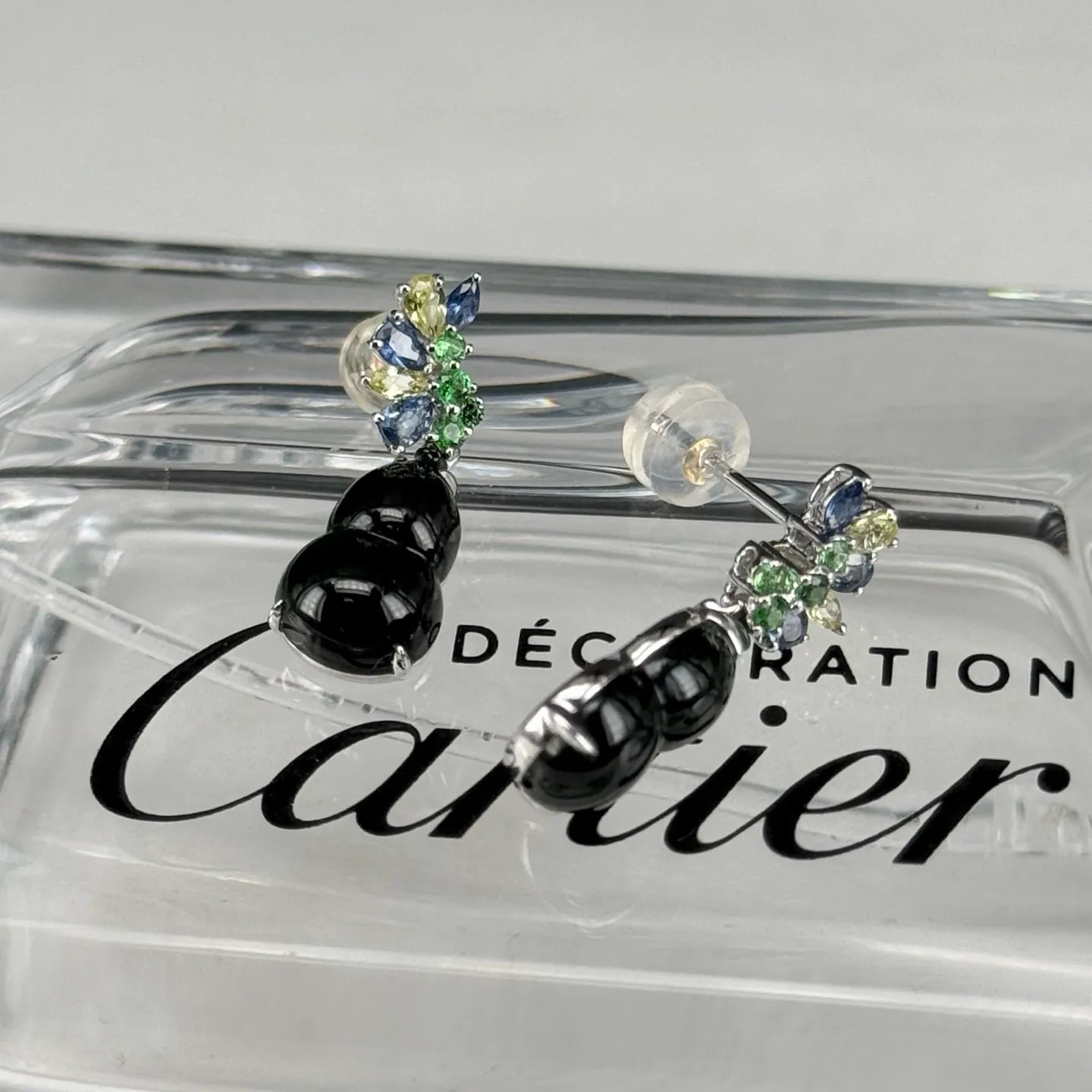 精品18k墨翠葫芦耳钉 种好色正 黑度极好 打灯通透 油性十足 尺寸20.9