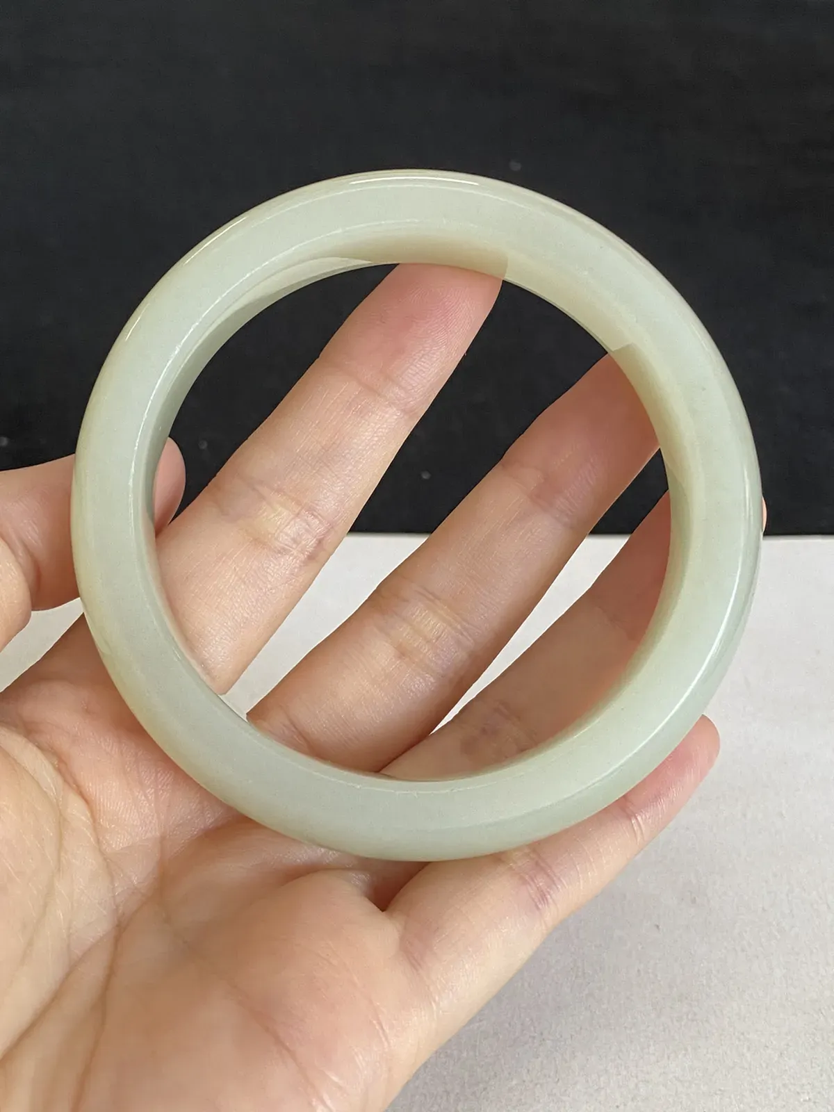 正圈58.5圈口，和田玉手镯