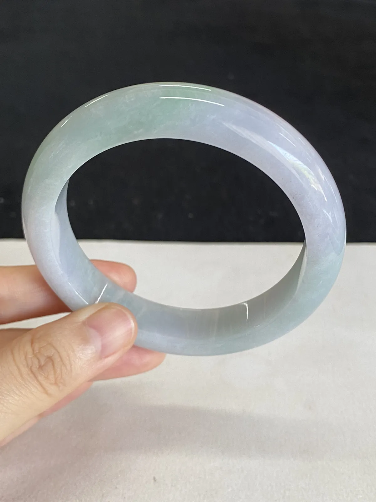 正圈58圈口，翡翠糯化种飘绿手镯