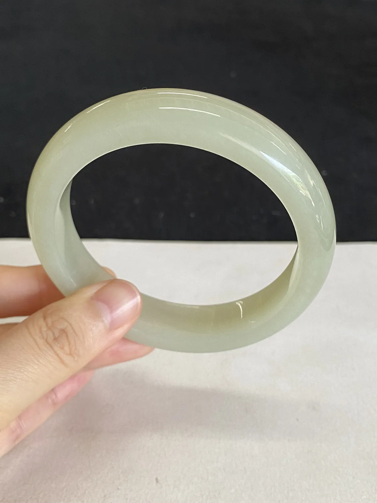 正圈58.5圈口，和田玉手镯