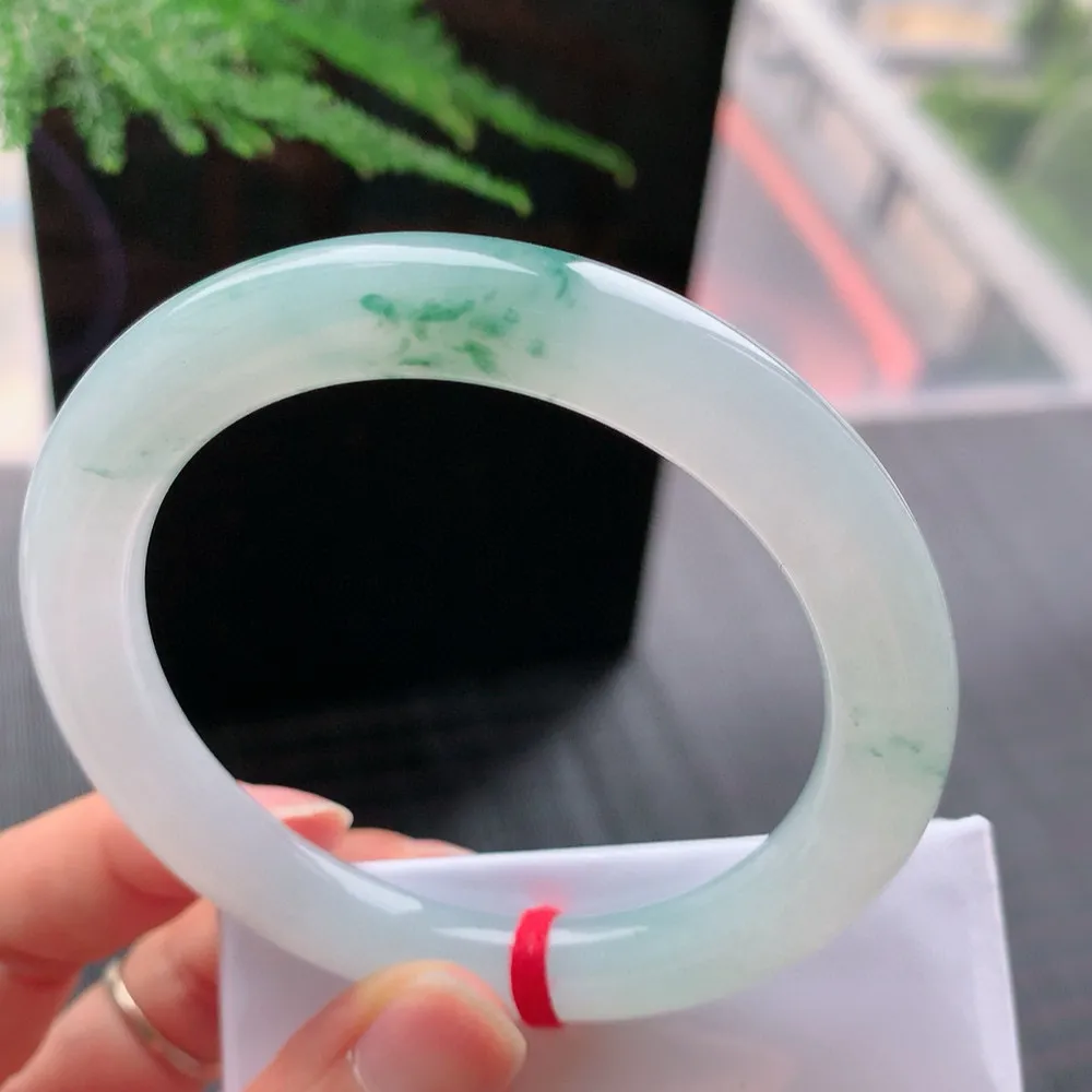 圆条高冰飘花 无瑕 尺寸:56.1/9.1/9.4 花美 种水好