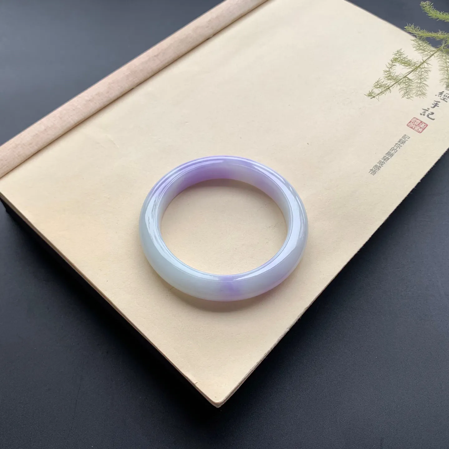 60圈口紫罗兰正圈手镯 尺寸：60-11.5-9.5，细腻光滑，色泽仙美