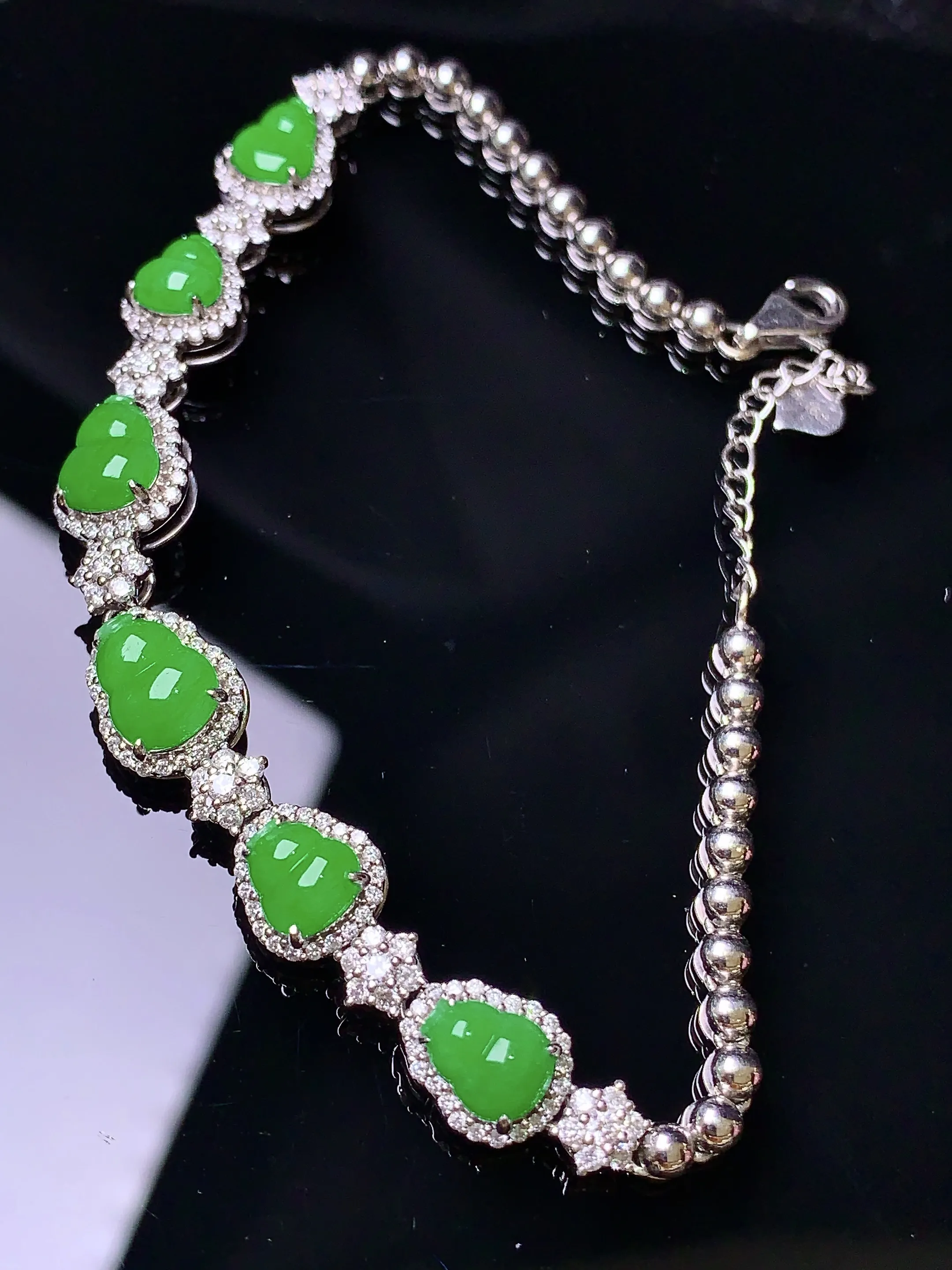 18k金钻镶嵌满绿葫芦手链 玉质细腻 色泽清新艳丽 整体尺寸82*7.8*5.2