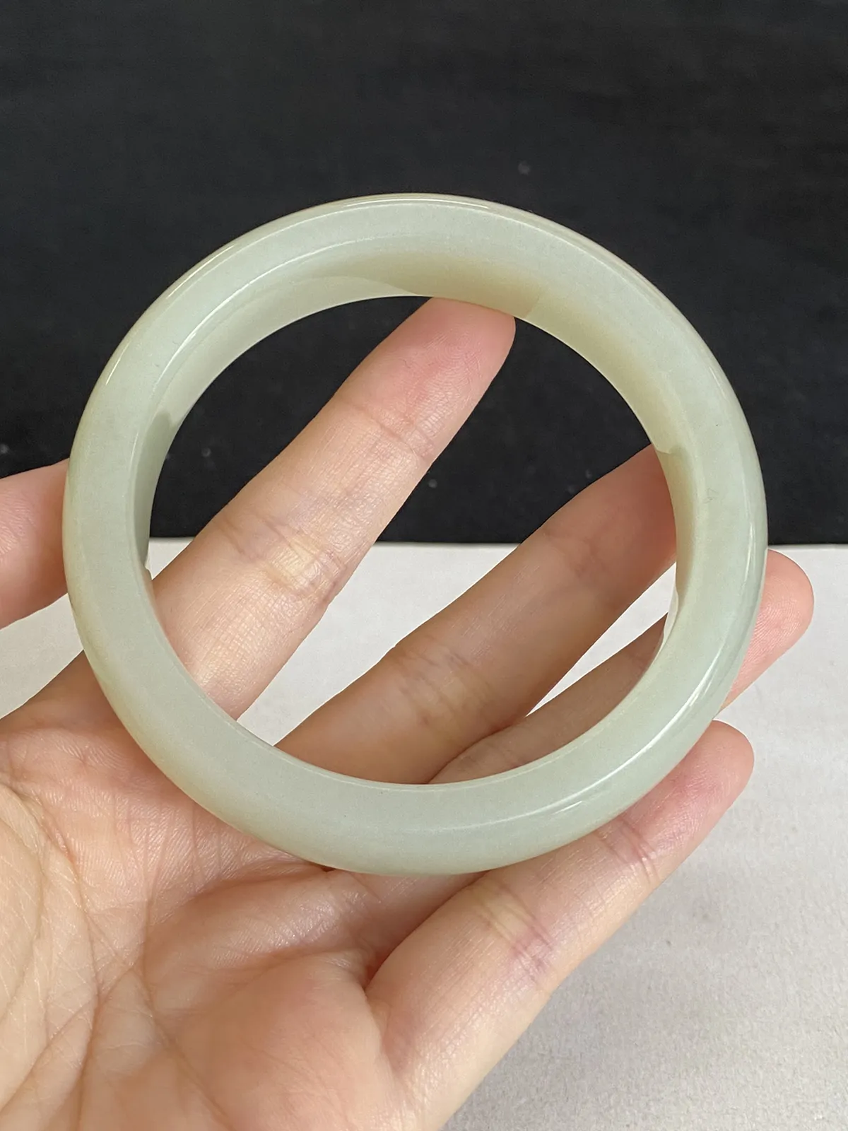 正圈58.5圈口，和田玉手镯