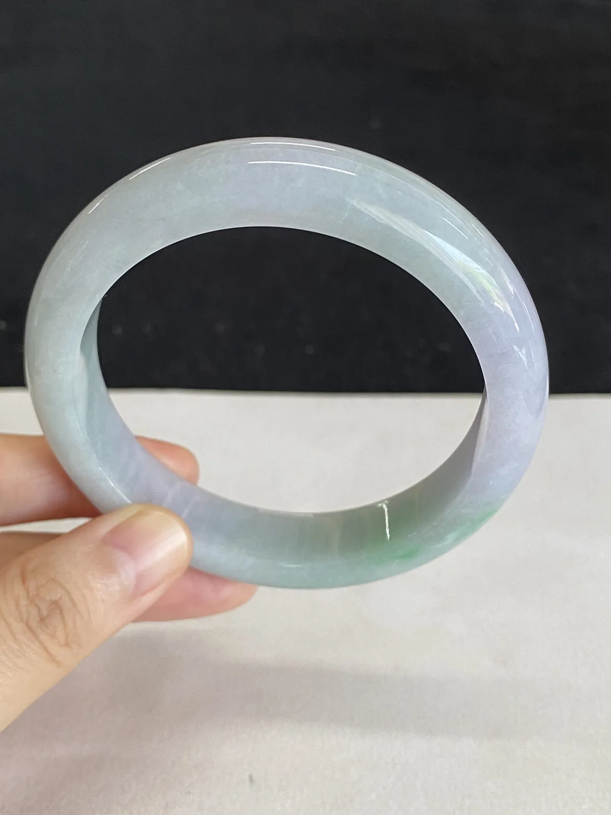 正圈58圈口，翡翠糯化种飘绿手镯