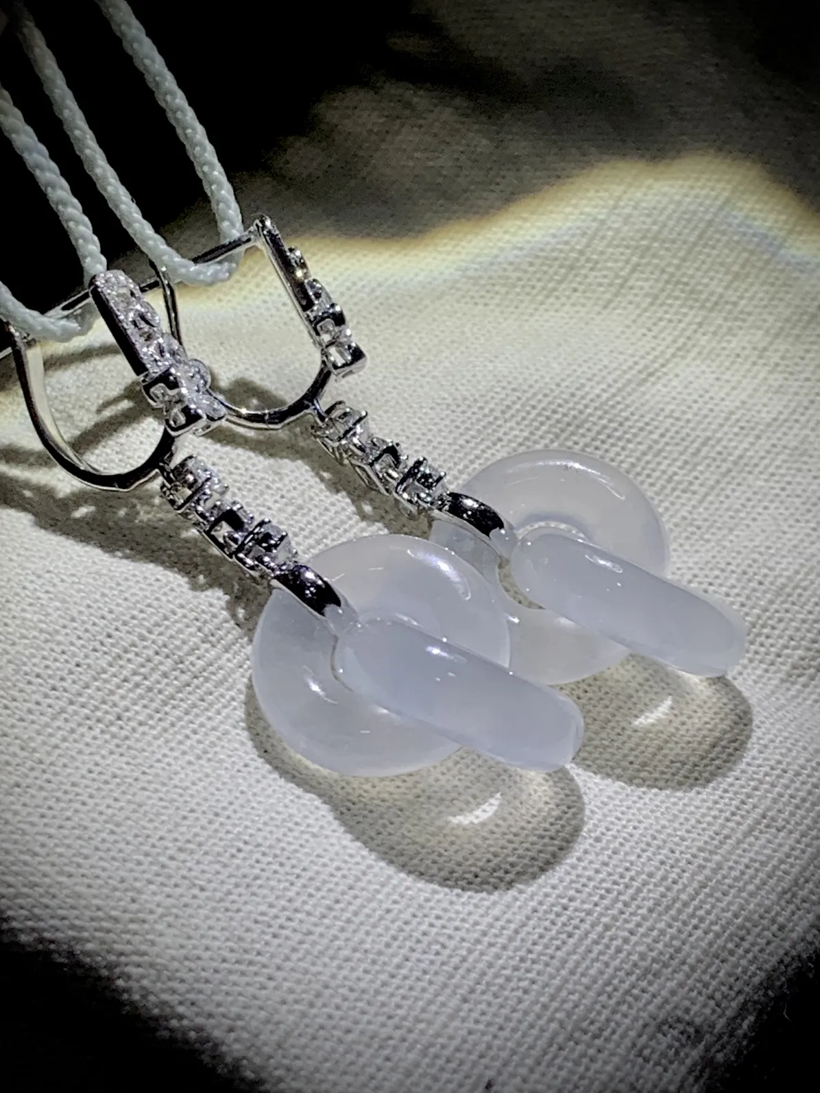 白冰环环相扣耳坠，44.5-裸石单圈15.2-5mm，
18K金，南非钻