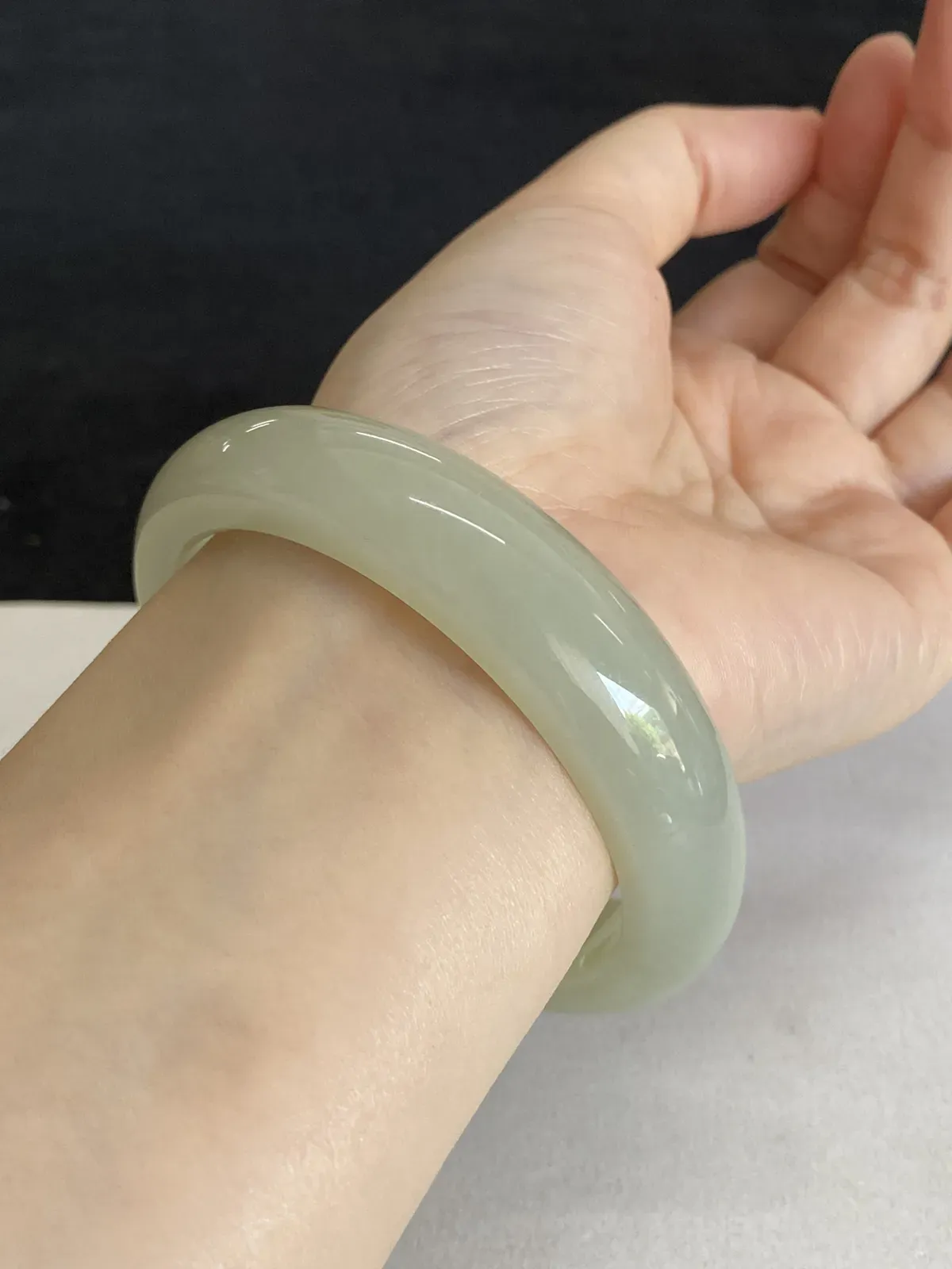 正圈58.5圈口，和田玉手镯