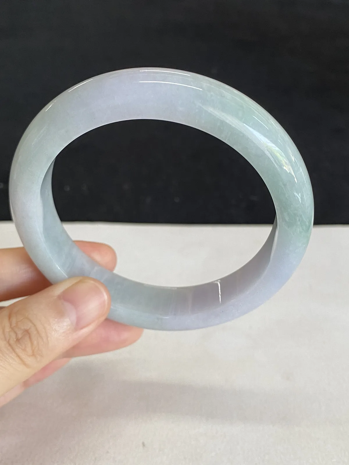 正圈58圈口，翡翠糯化种飘绿手镯