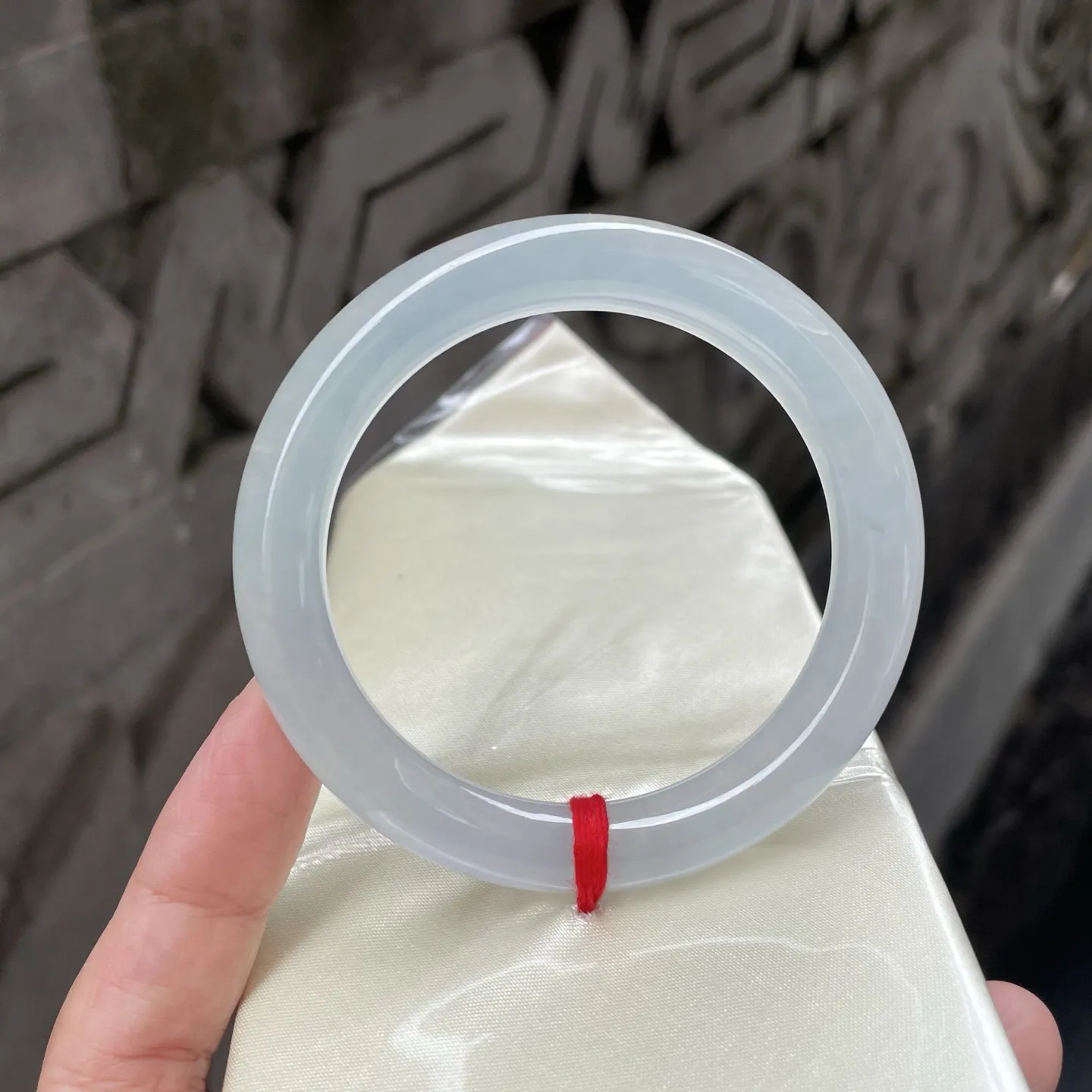 55圆条🥕
淡淡底色，种好水润，一泉清水，静谧宁静，清新脱俗温润如凝脂，