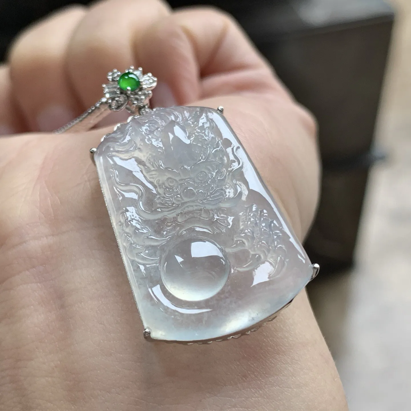 金钻镶嵌冰种龙牌^_^冰透