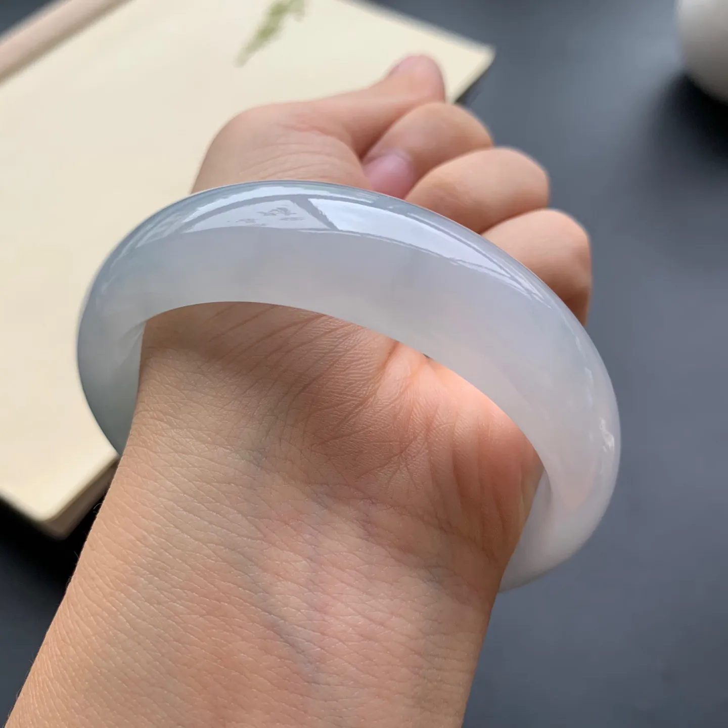 58.8圈口冰种正圈手镯 尺寸：58.8-18-8.5，无纹裂，宽版厚装，水润透亮