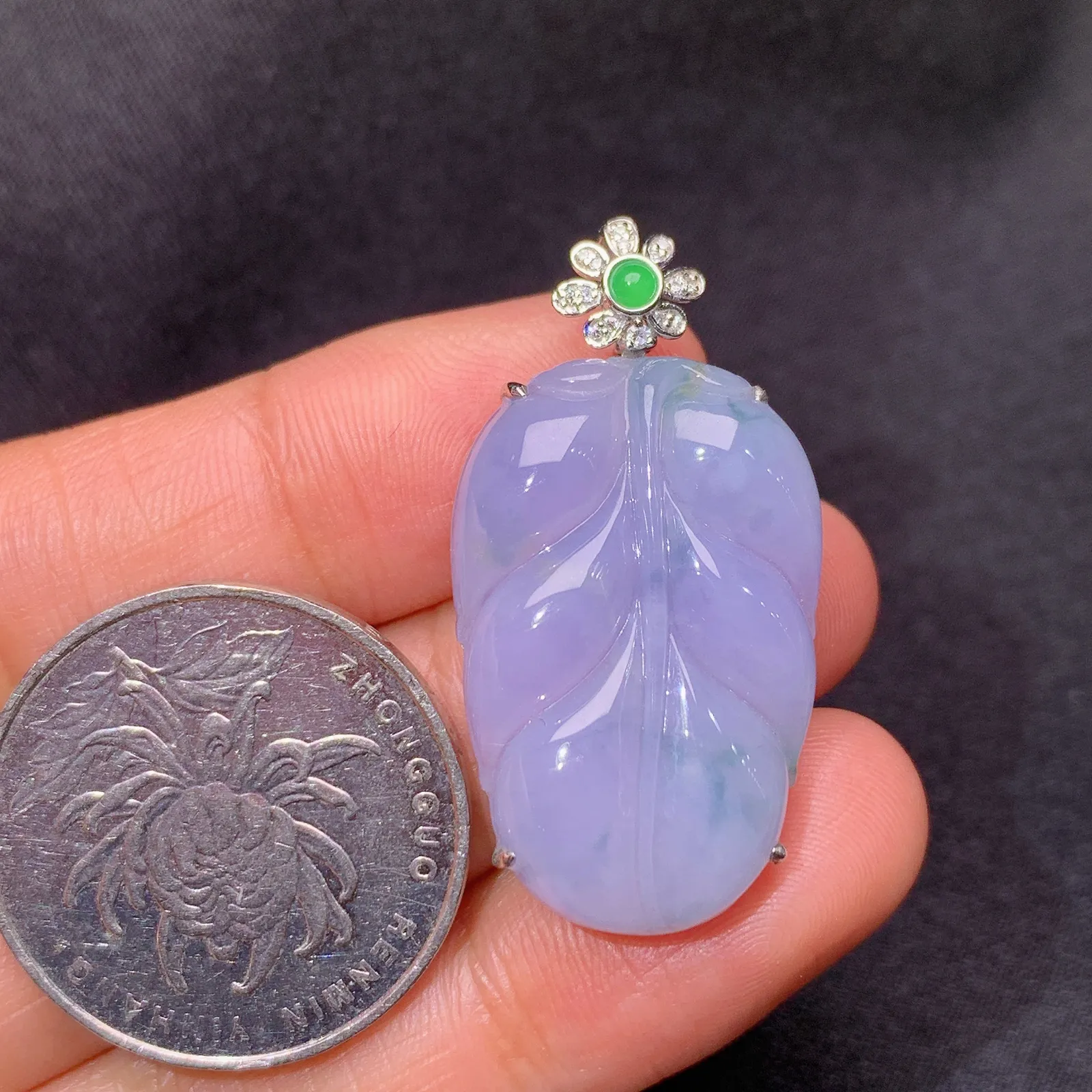 紫罗兰树叶吊坠，18k金镶嵌，温润细腻，色泽浓郁 Xu 尺寸34.6*18.1*7.1