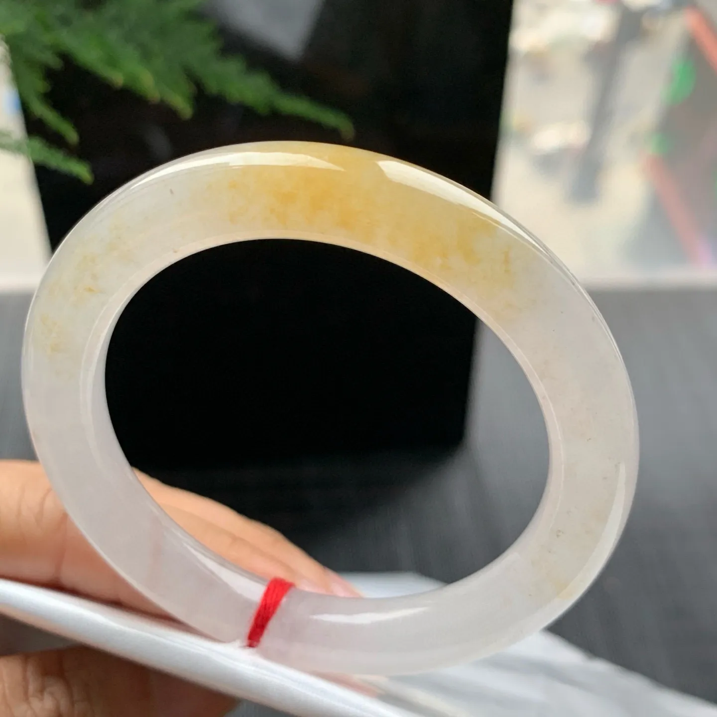 圆条高冰黄翡 无瑕 尺寸:52.4/9.4 种色俱佳