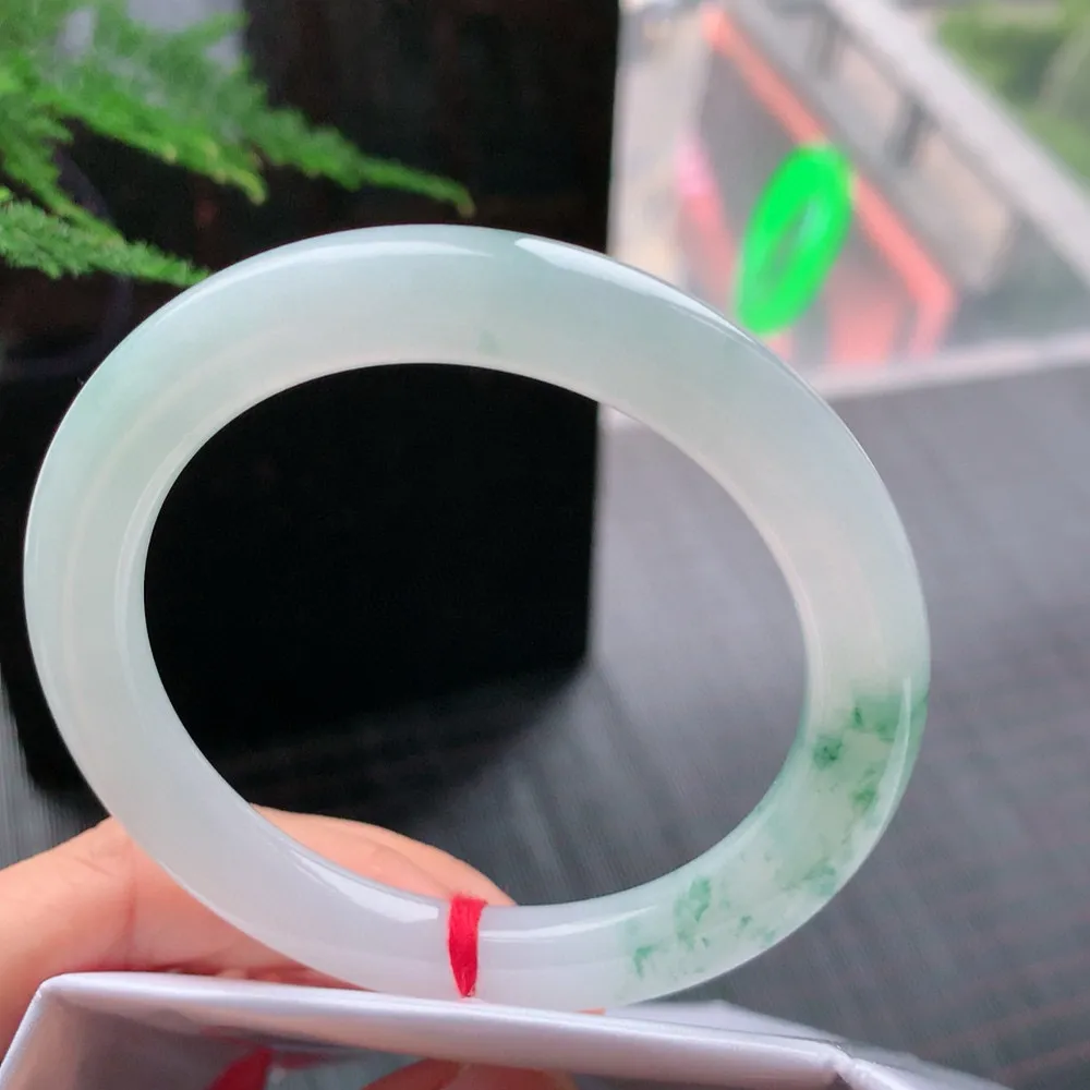 圆条高冰飘花 无瑕 尺寸:56.1/9.1/9.4 花美 种水好