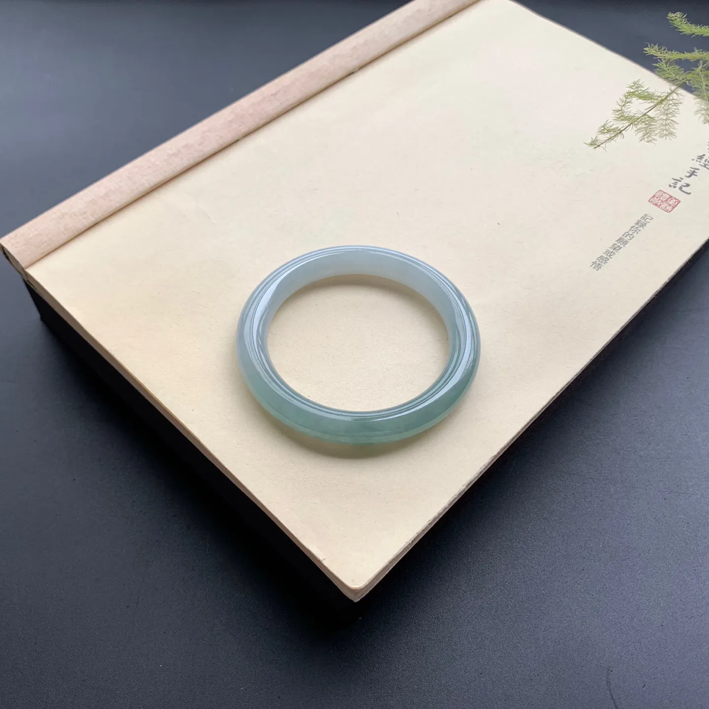 56.8圈口油底圆条手镯 尺寸：56.8-9.6，细腻起胶，条形饱满