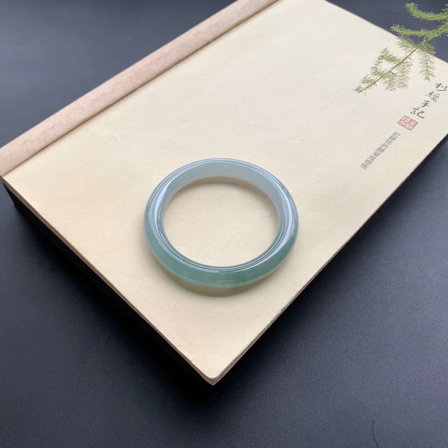 56.8圈口油底圆条手镯 尺寸：56.8-9.6，细腻起胶，条形饱满