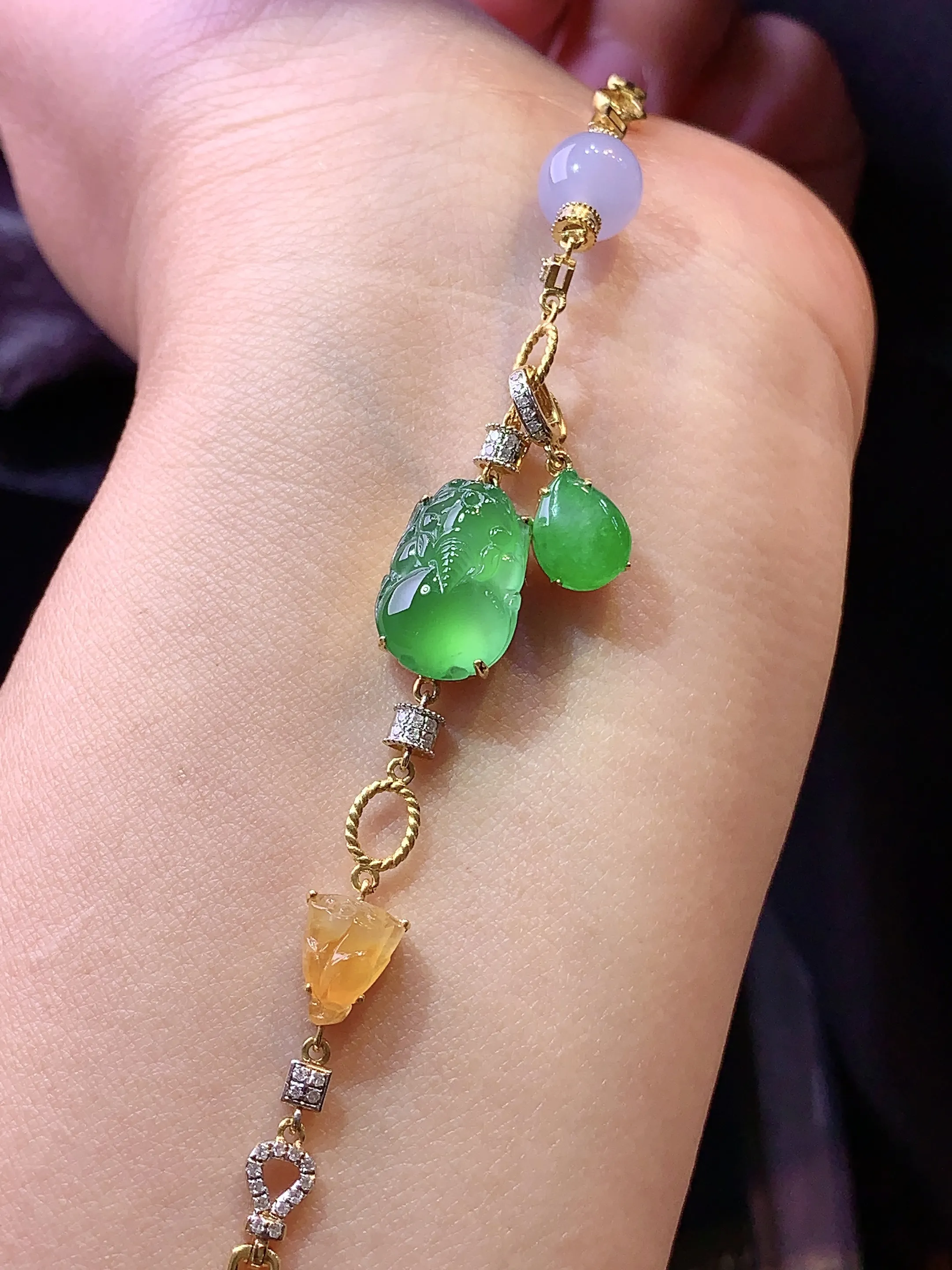 18k金钻镶嵌满绿貔貅手链 玉质细腻 色泽清新艳丽 裸石尺寸13.5*9.5*4.5