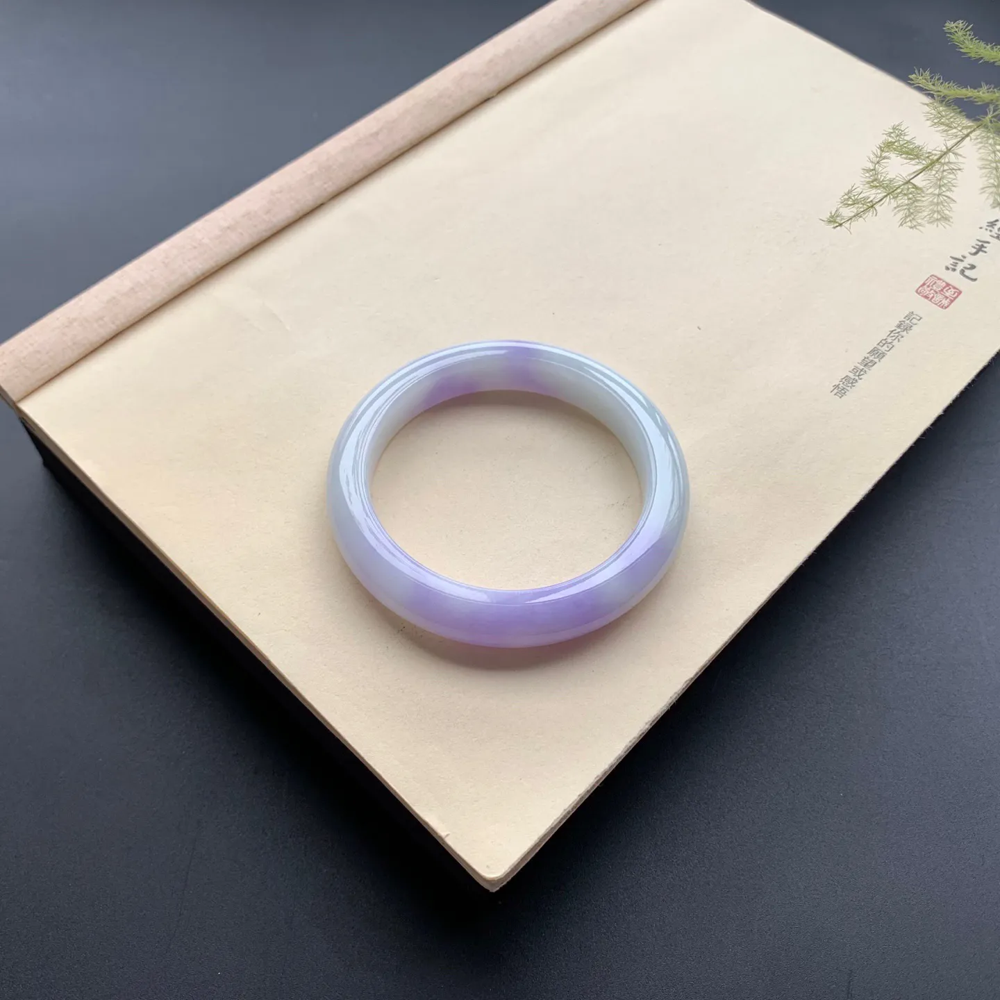 60圈口紫罗兰正圈手镯 尺寸：60-11.5-9.5，细腻光滑，色泽仙美