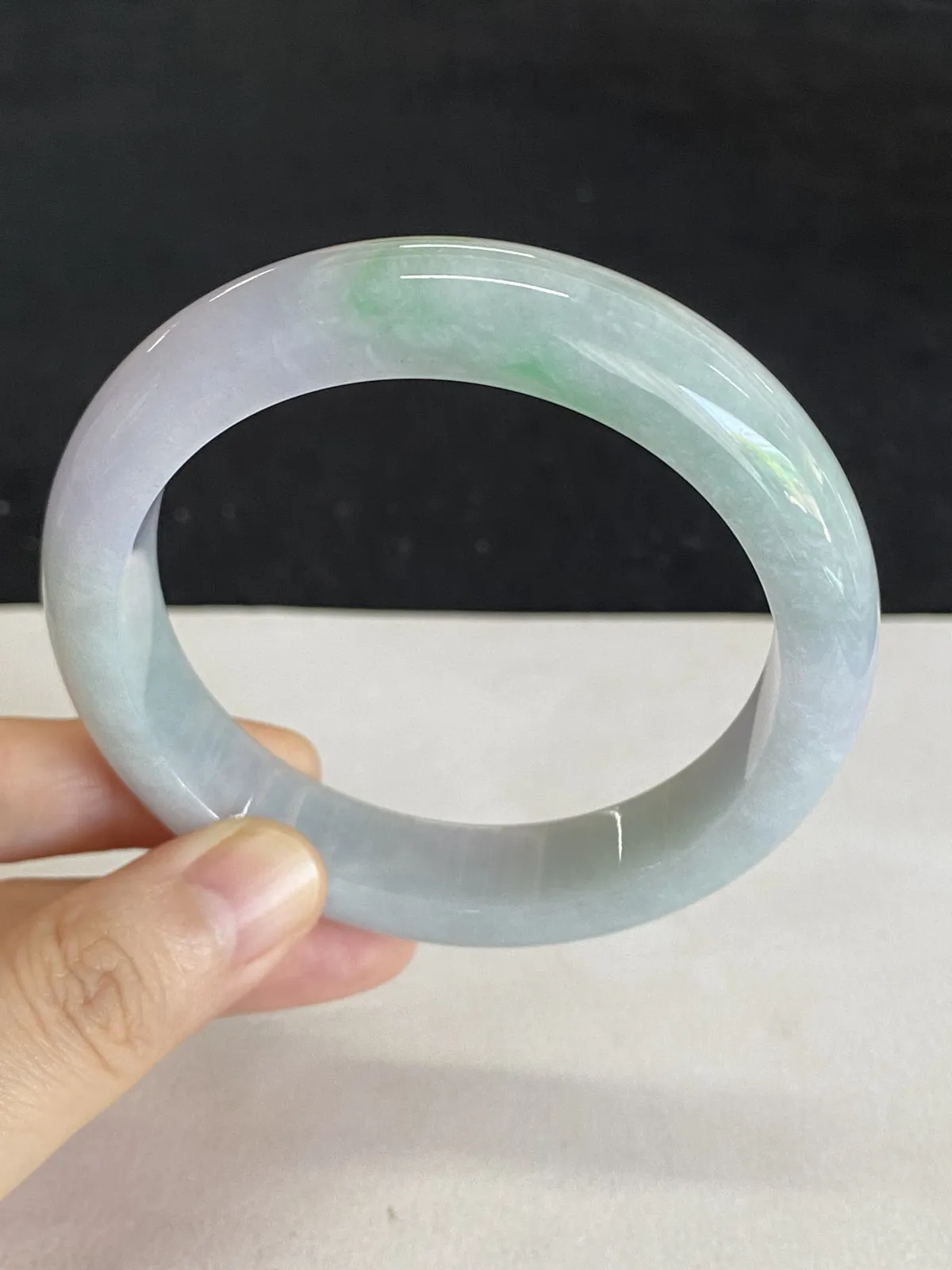 正圈58圈口，翡翠糯化种飘绿手镯