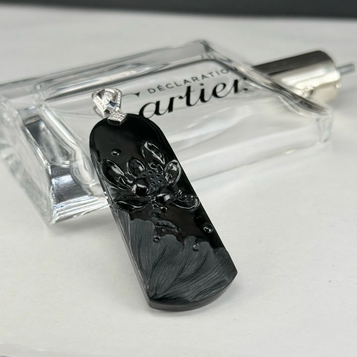 精品18k墨翠荷花牌 种好色正 黑度极好 打灯通透 油性十足  尺寸65.8