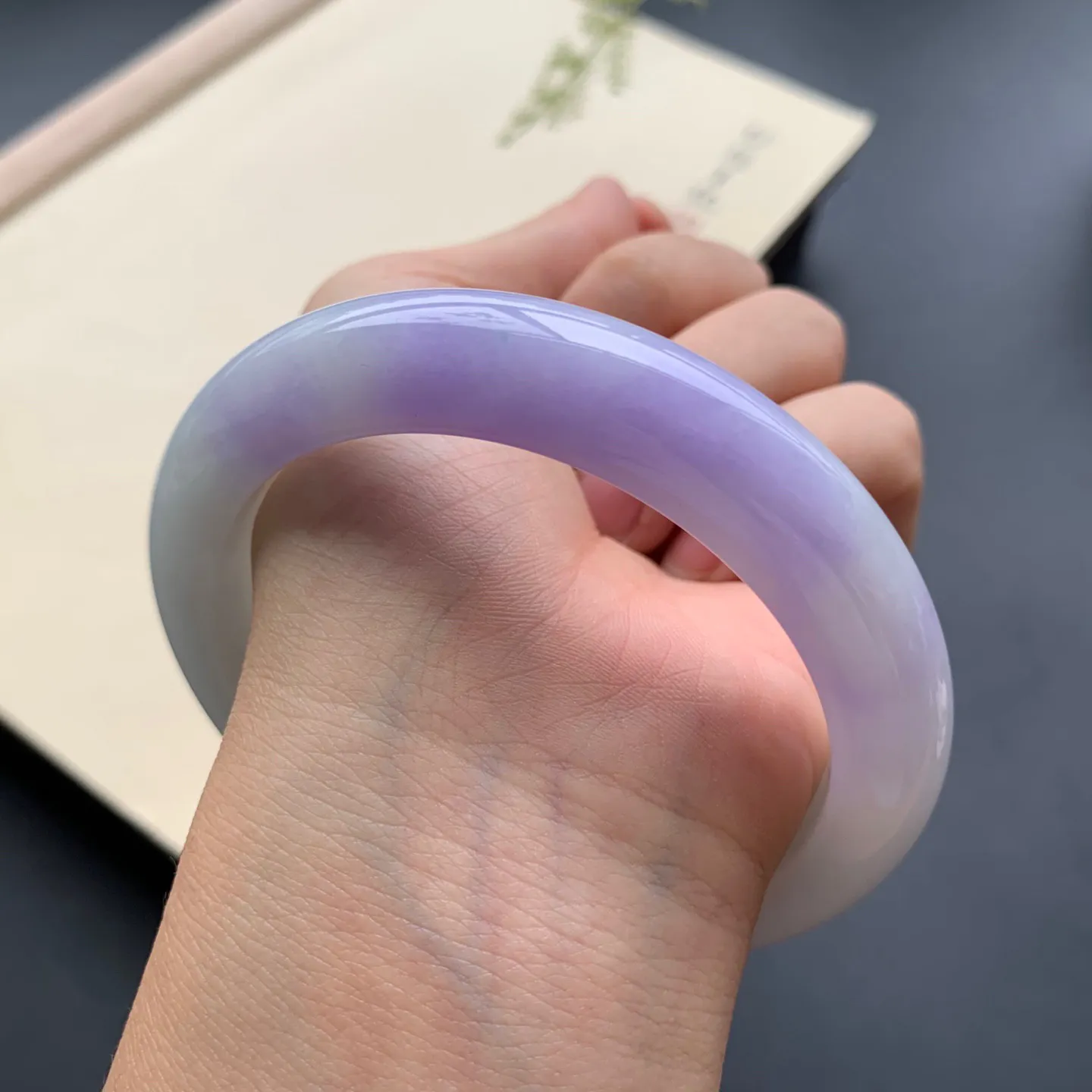 60圈口紫罗兰正圈手镯 尺寸：60-11.5-9.5，细腻光滑，色泽仙美