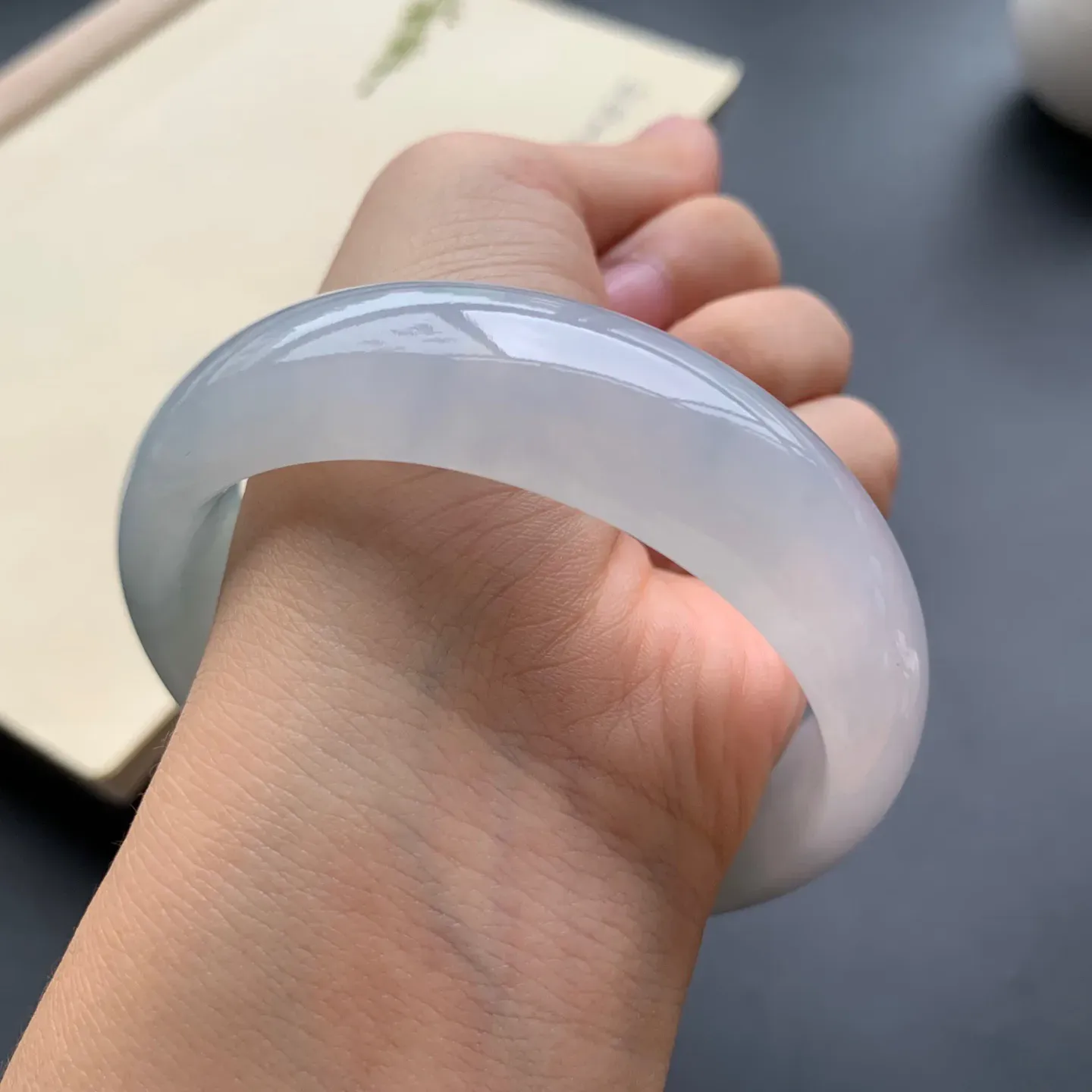 58.8圈口冰种正圈手镯 尺寸：58.8-18-8.5，无纹裂，宽版厚装，水润透亮