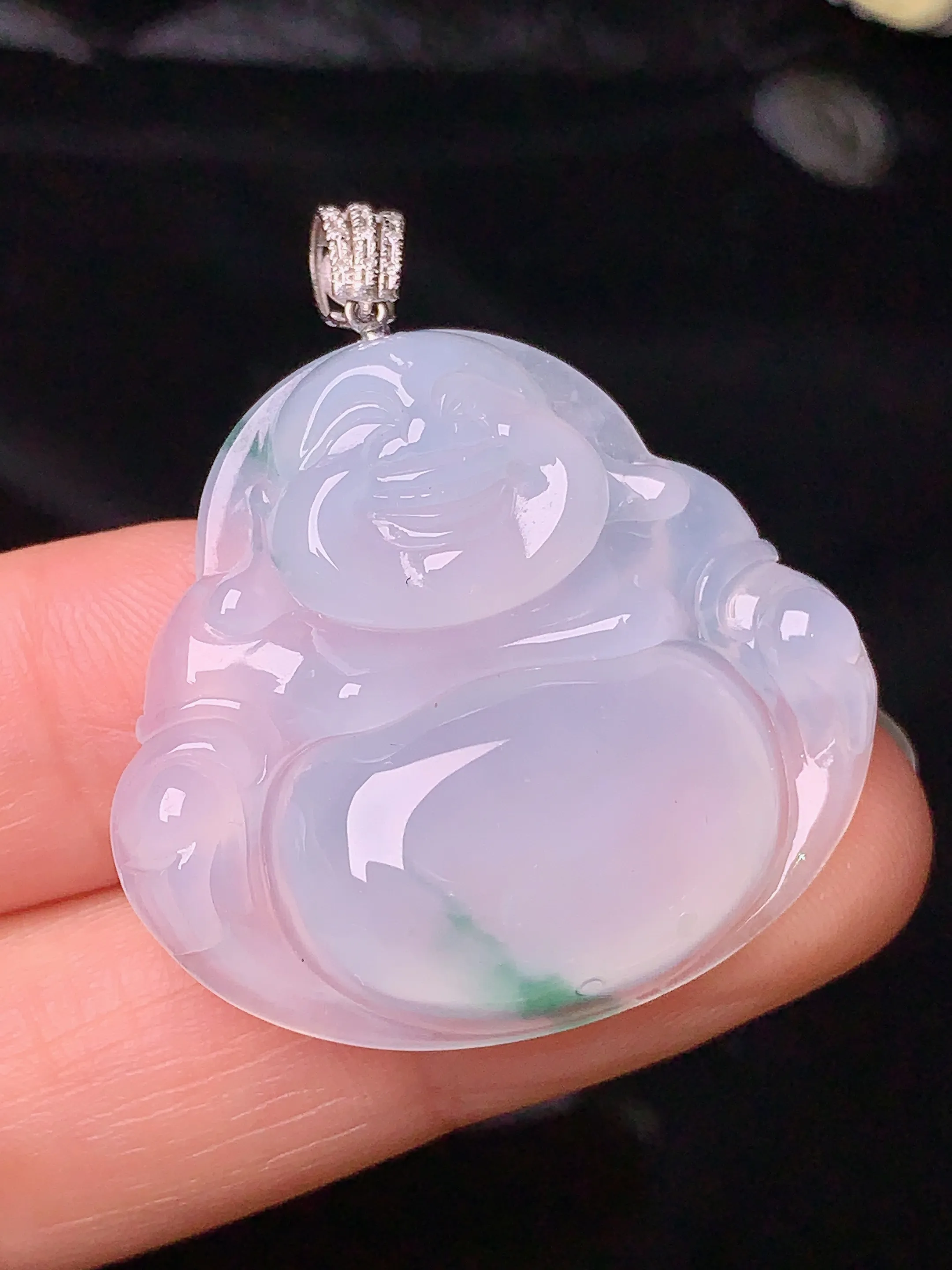 18k金钻镶嵌飘绿佛公吊坠 玉质细腻 色泽清新艳丽 整体尺寸36*31.8*5.6