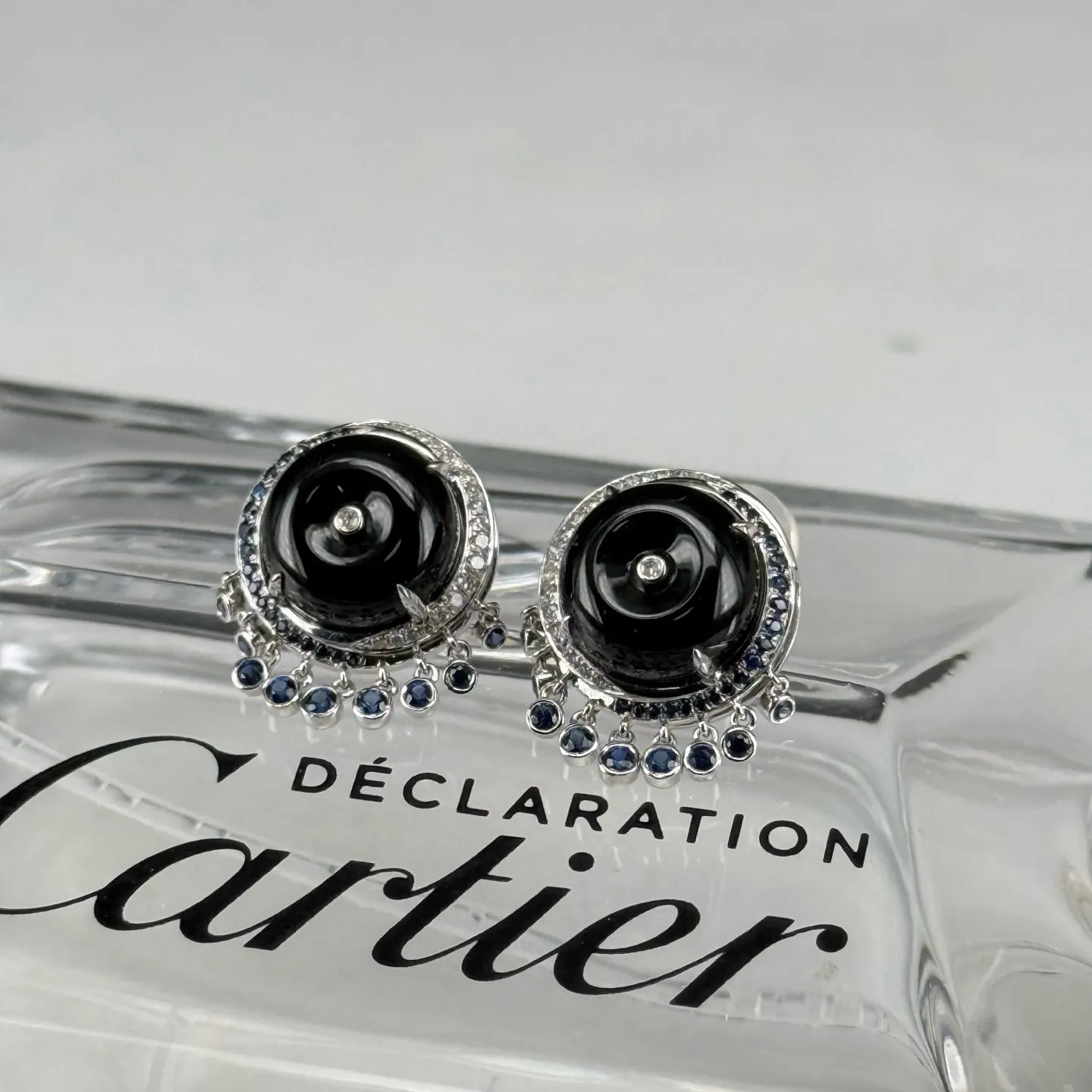 精品18k墨翠平安扣耳钉 种好色正 黑度极好 打灯通透 油性十足 尺寸13