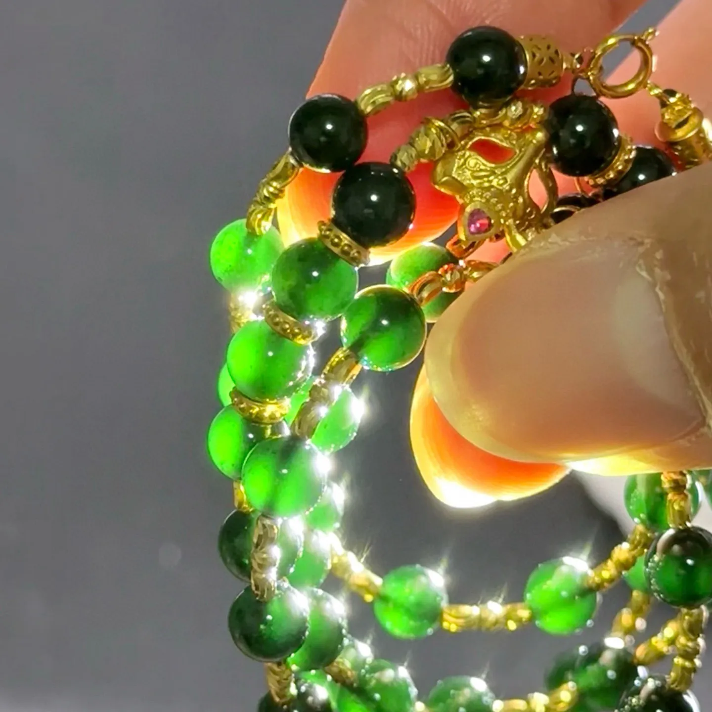 精品18k墨翠珠子项链 种好色正 黑度好 打灯通透 油性足 尺寸5.1