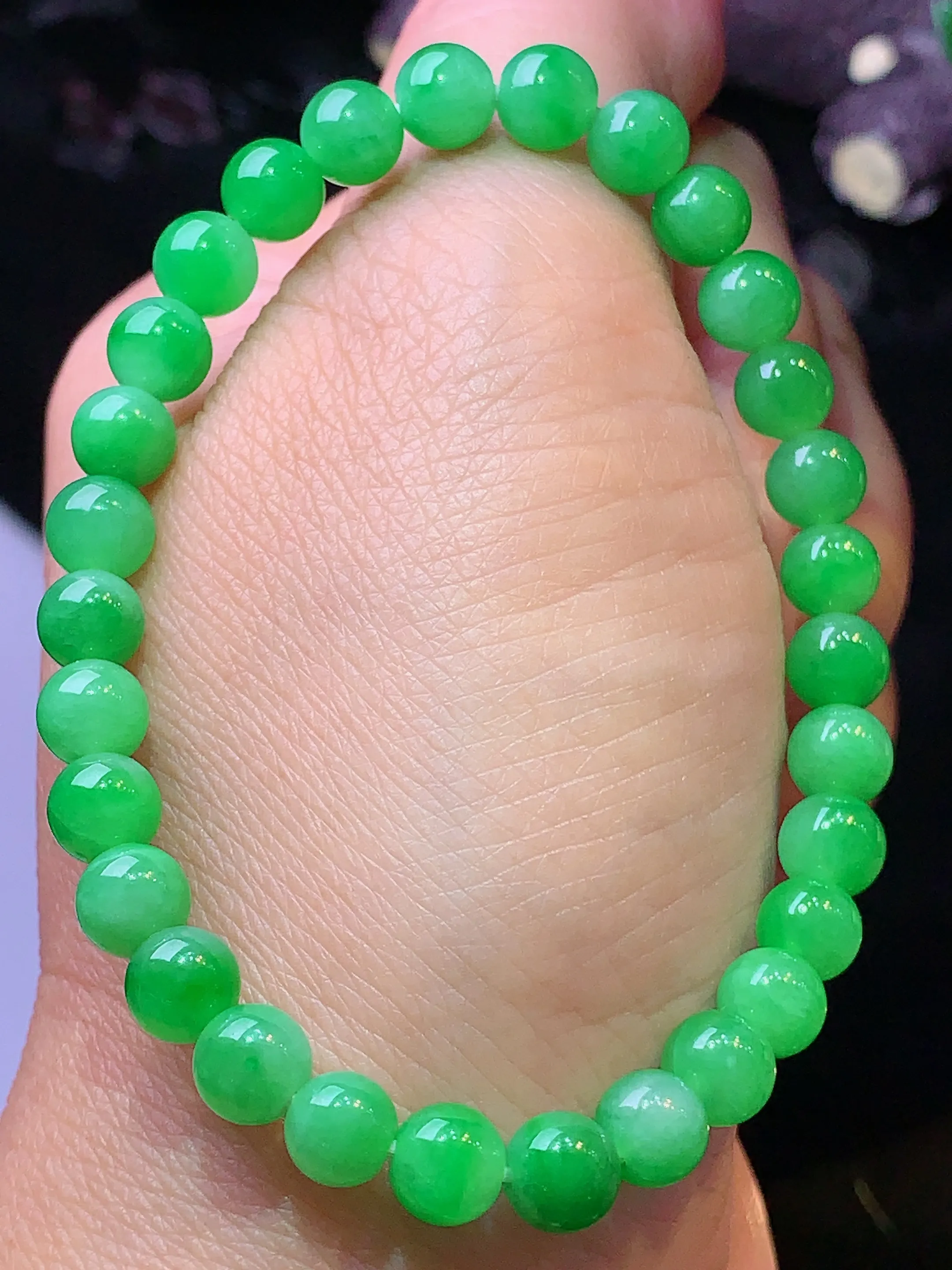 翠绿圆珠手链 玉质细腻 色泽清新艳丽 整体尺寸6