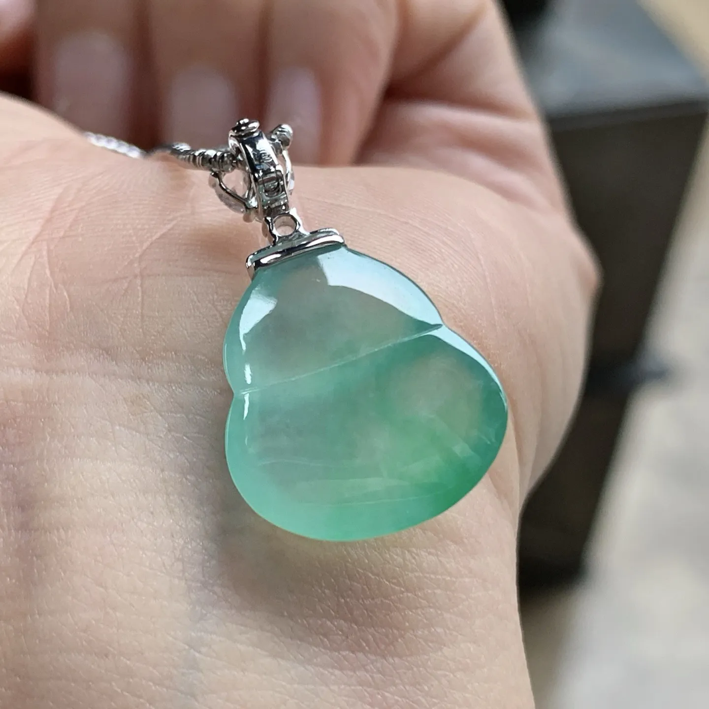 金扣冰晴绿葫芦^_^冰透 色阳