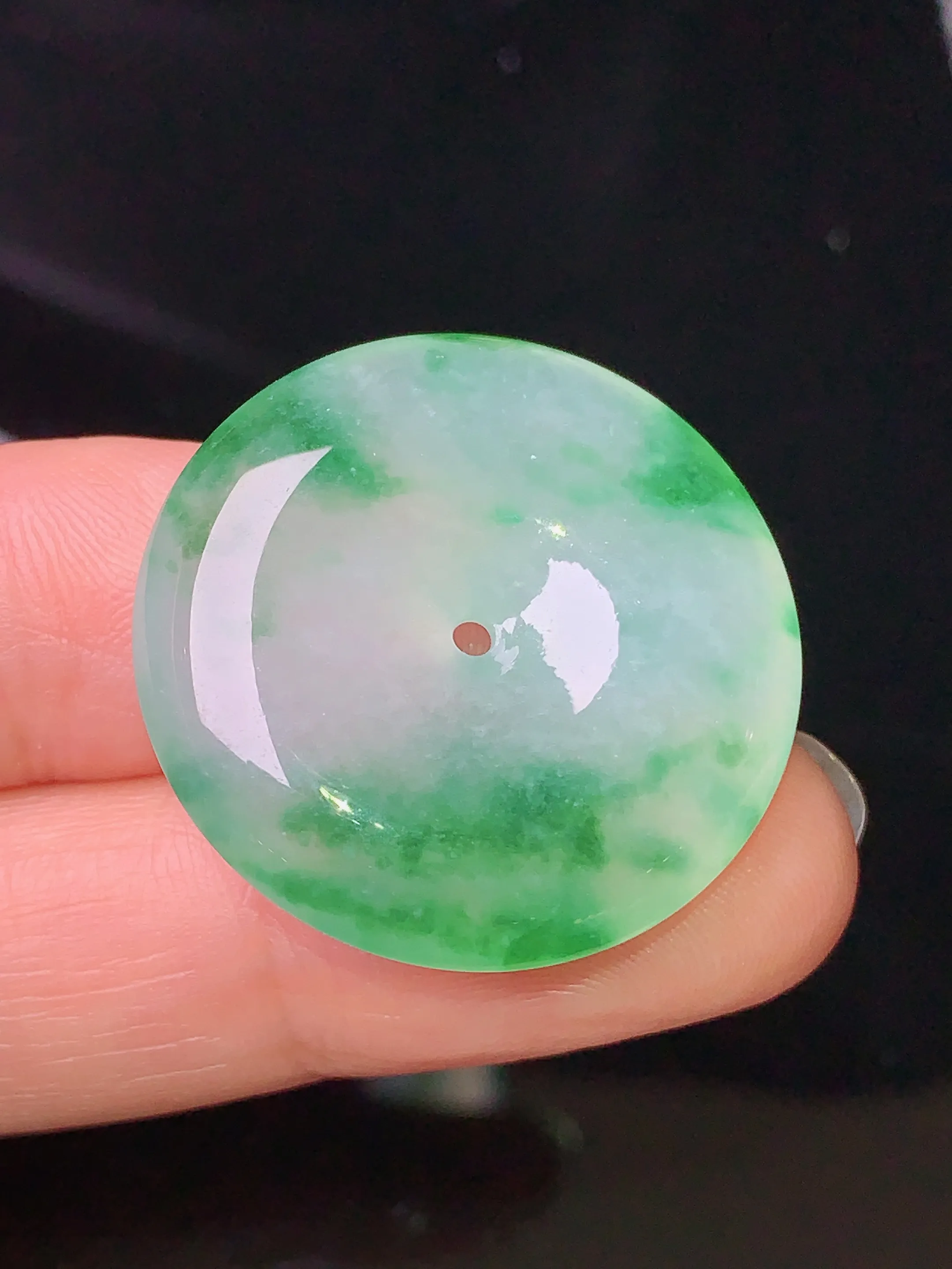 18k金钻镶嵌吊坠 玉质细腻 色泽清新艳丽 整体尺寸26.8*6.5