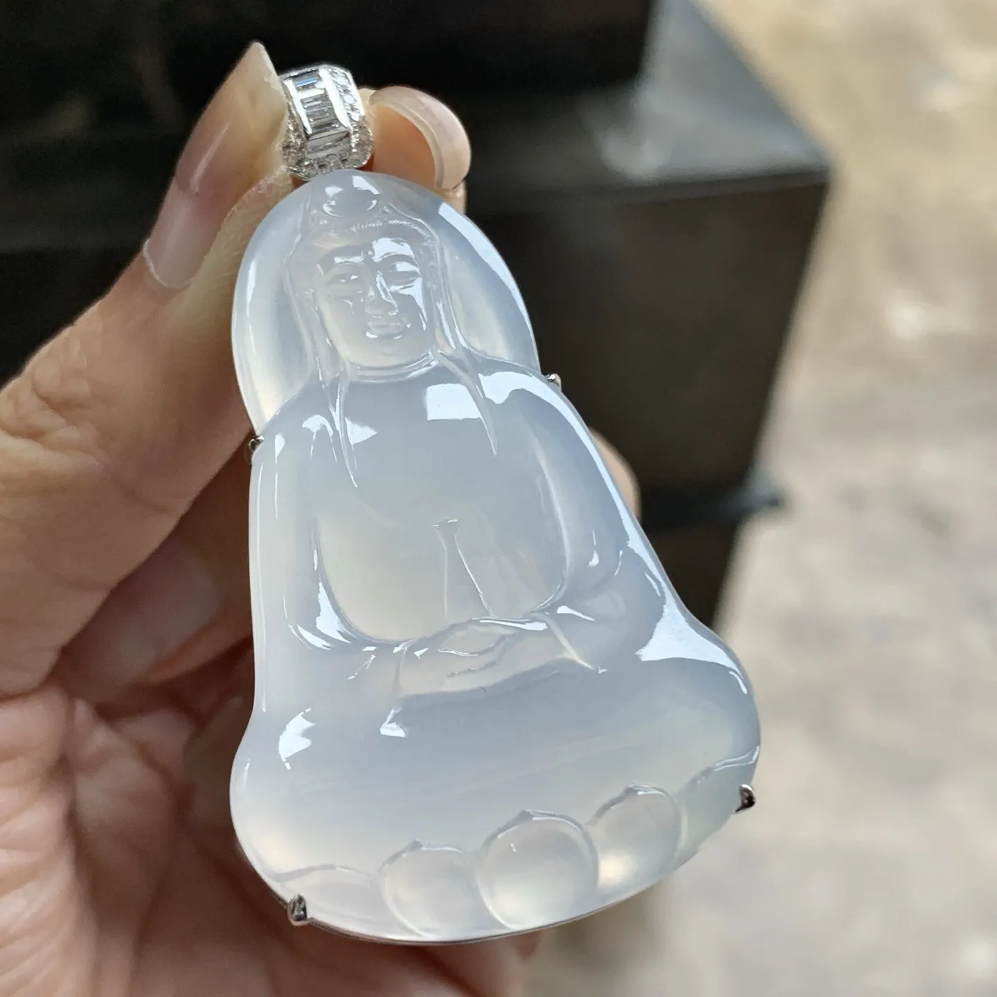 金钻镶嵌冰种观音^_^荧光十足 盖子可以取