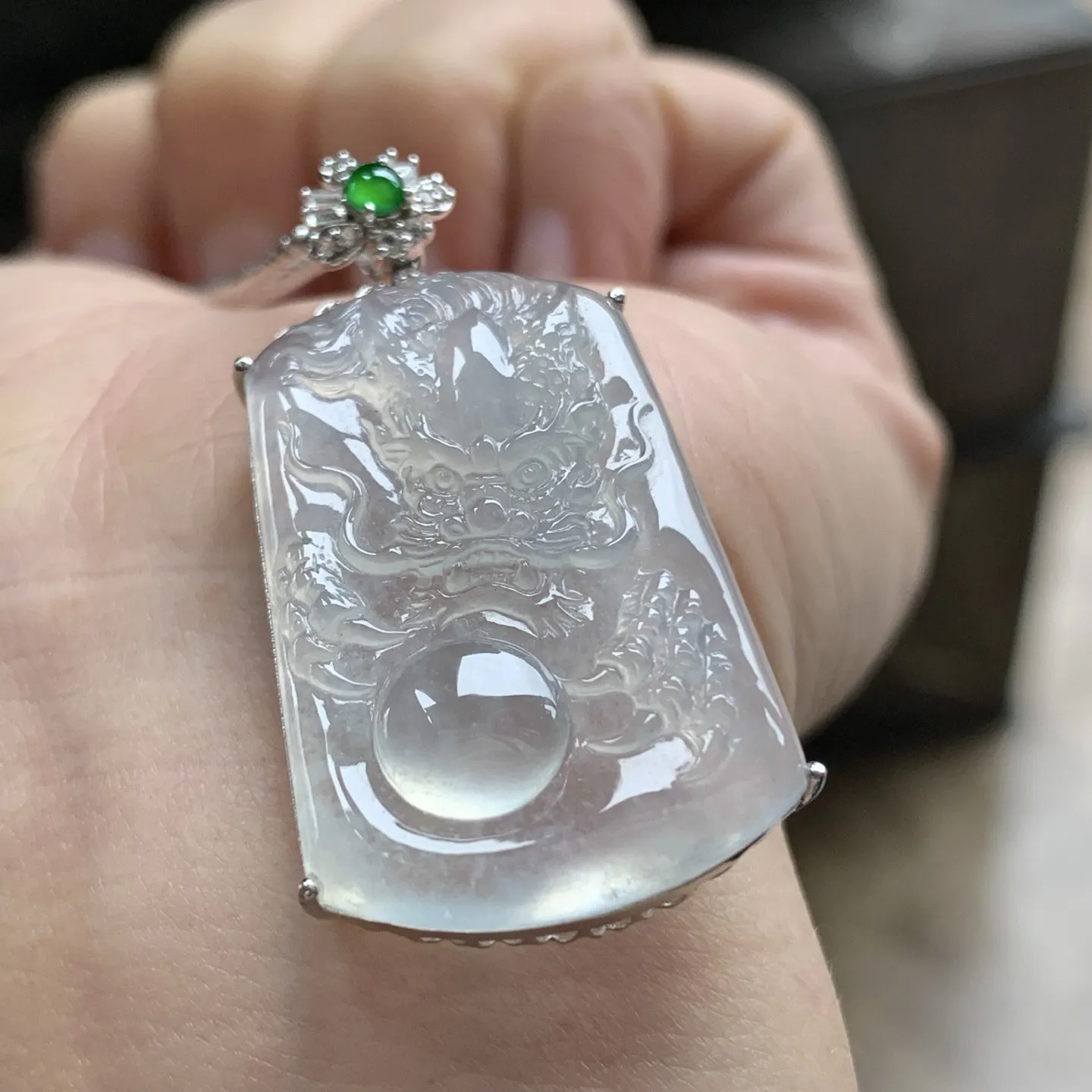 金钻镶嵌冰种龙牌^_^冰透