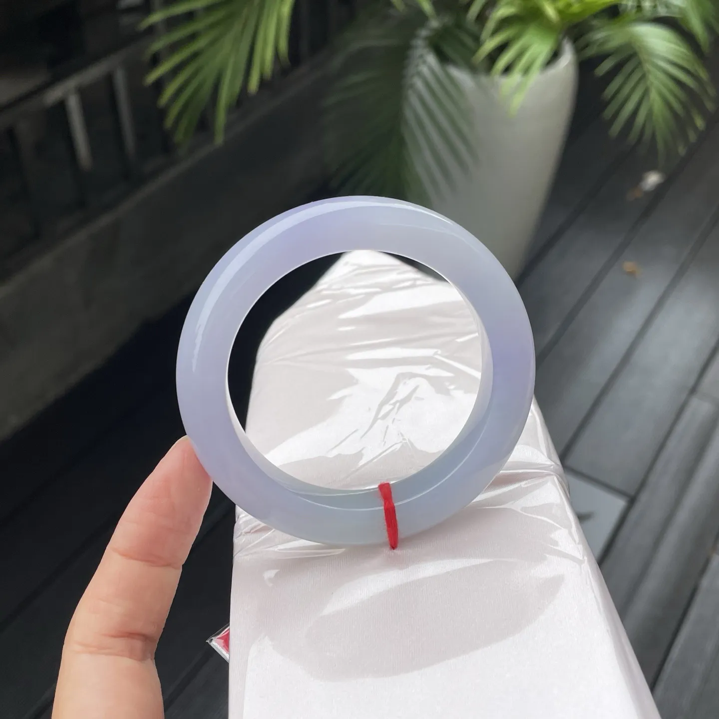 54+圈口🪘
春彩，清晨薄雾凝就的玉环，淡紫氤氲，在腕间晕开一段清雅的梦