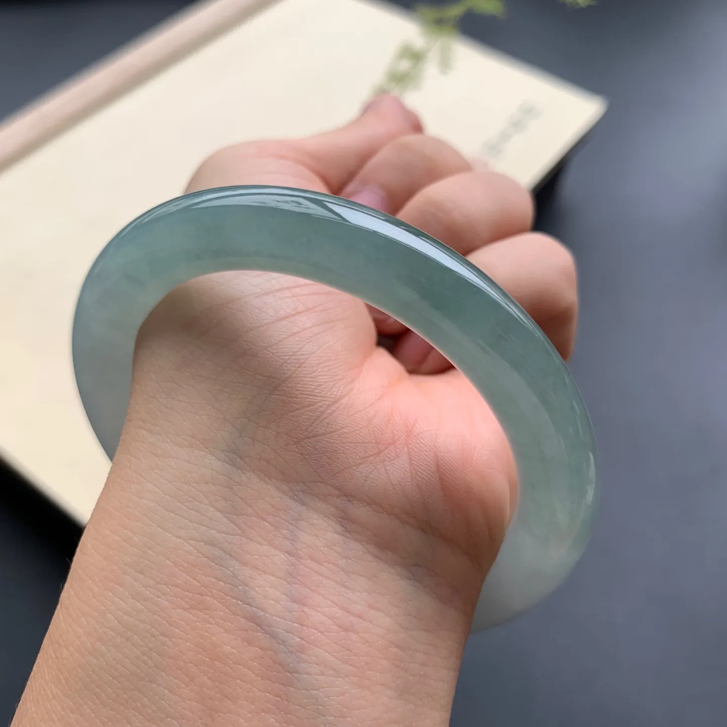 56.8圈口油底圆条手镯 尺寸：56.8-9.6，细腻起胶，条形饱满