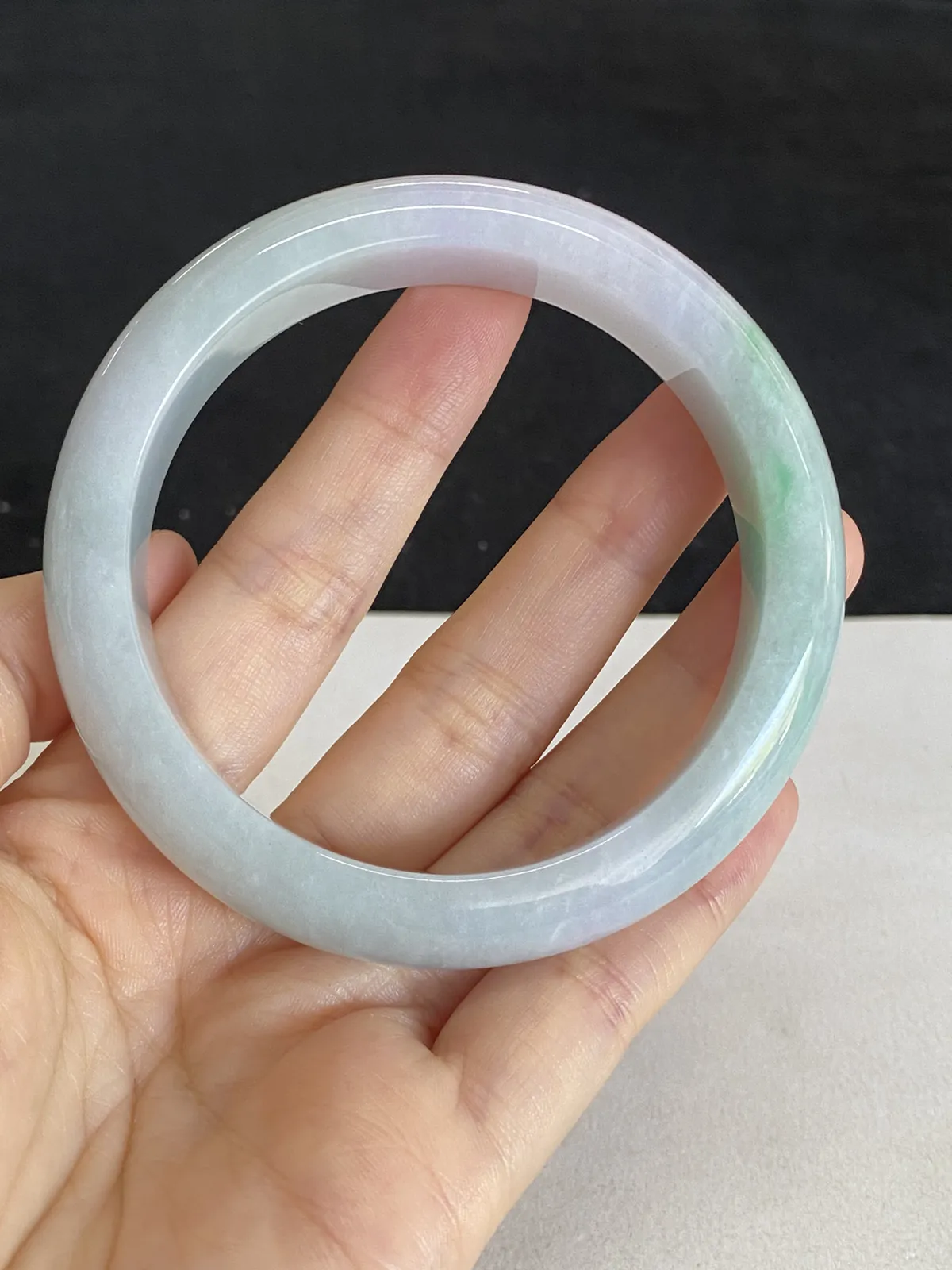 正圈58圈口，翡翠糯化种飘绿手镯