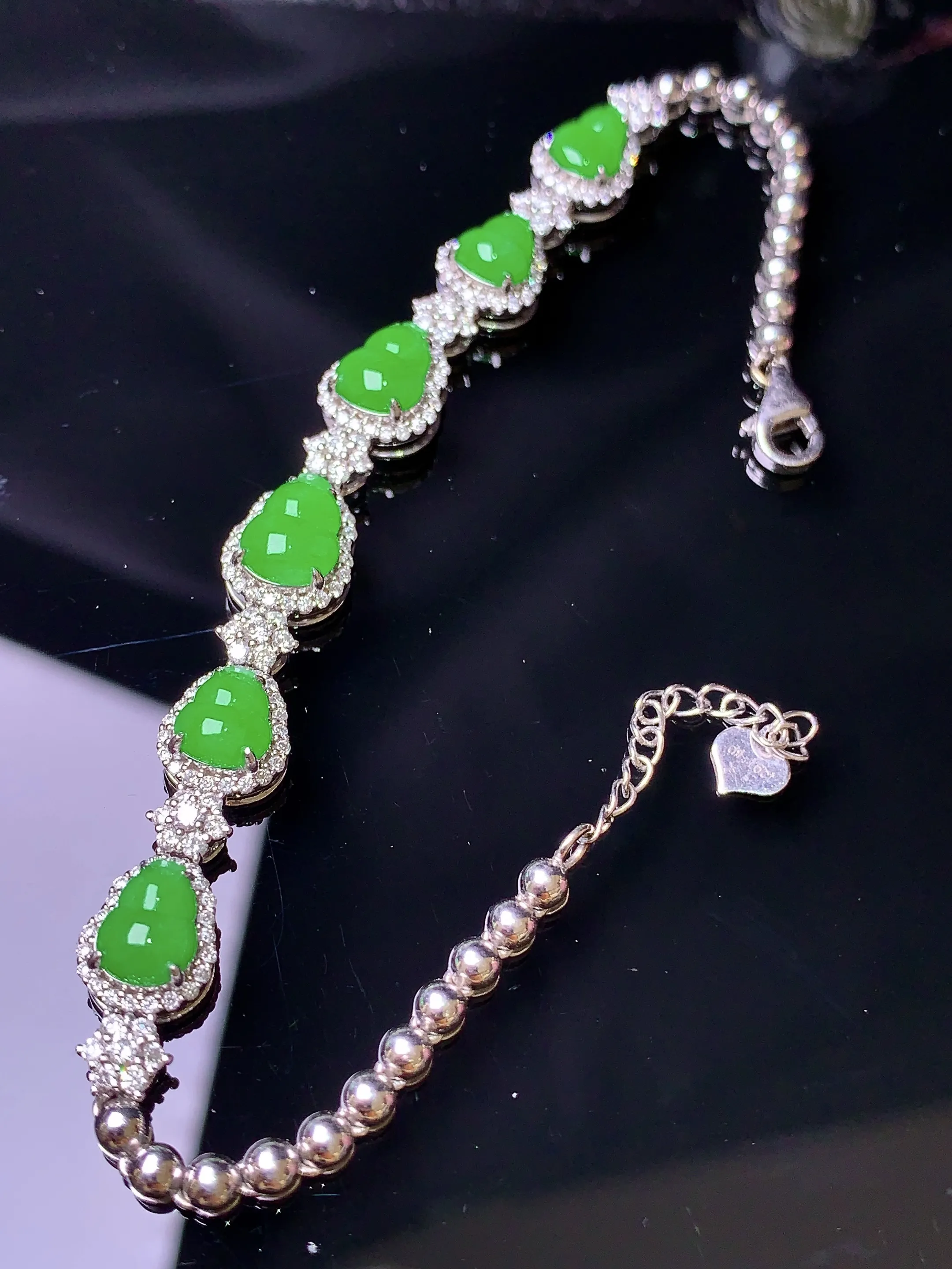 18k金钻镶嵌满绿葫芦手链 玉质细腻 色泽清新艳丽 整体尺寸82*7.8*5.2