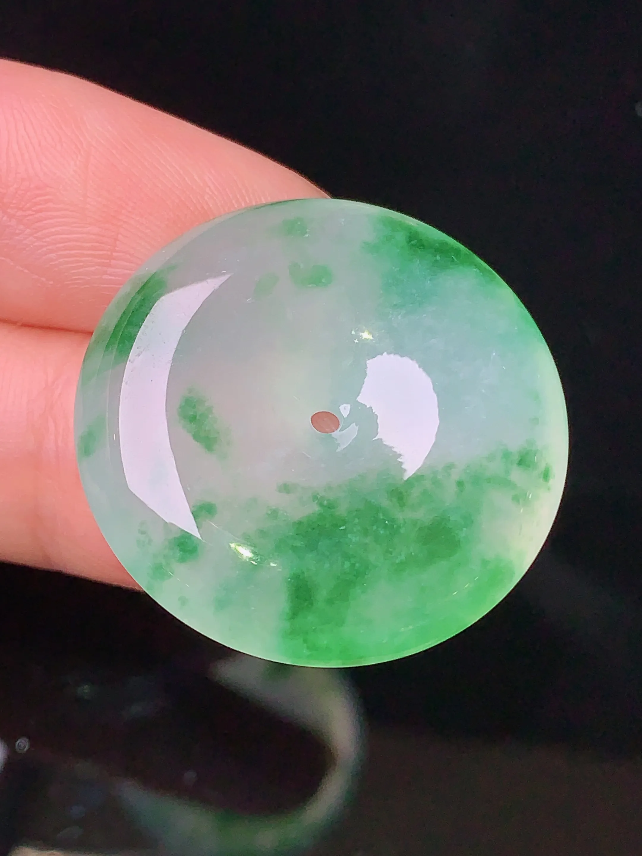 18k金钻镶嵌吊坠 玉质细腻 色泽清新艳丽 整体尺寸26.8*6.5