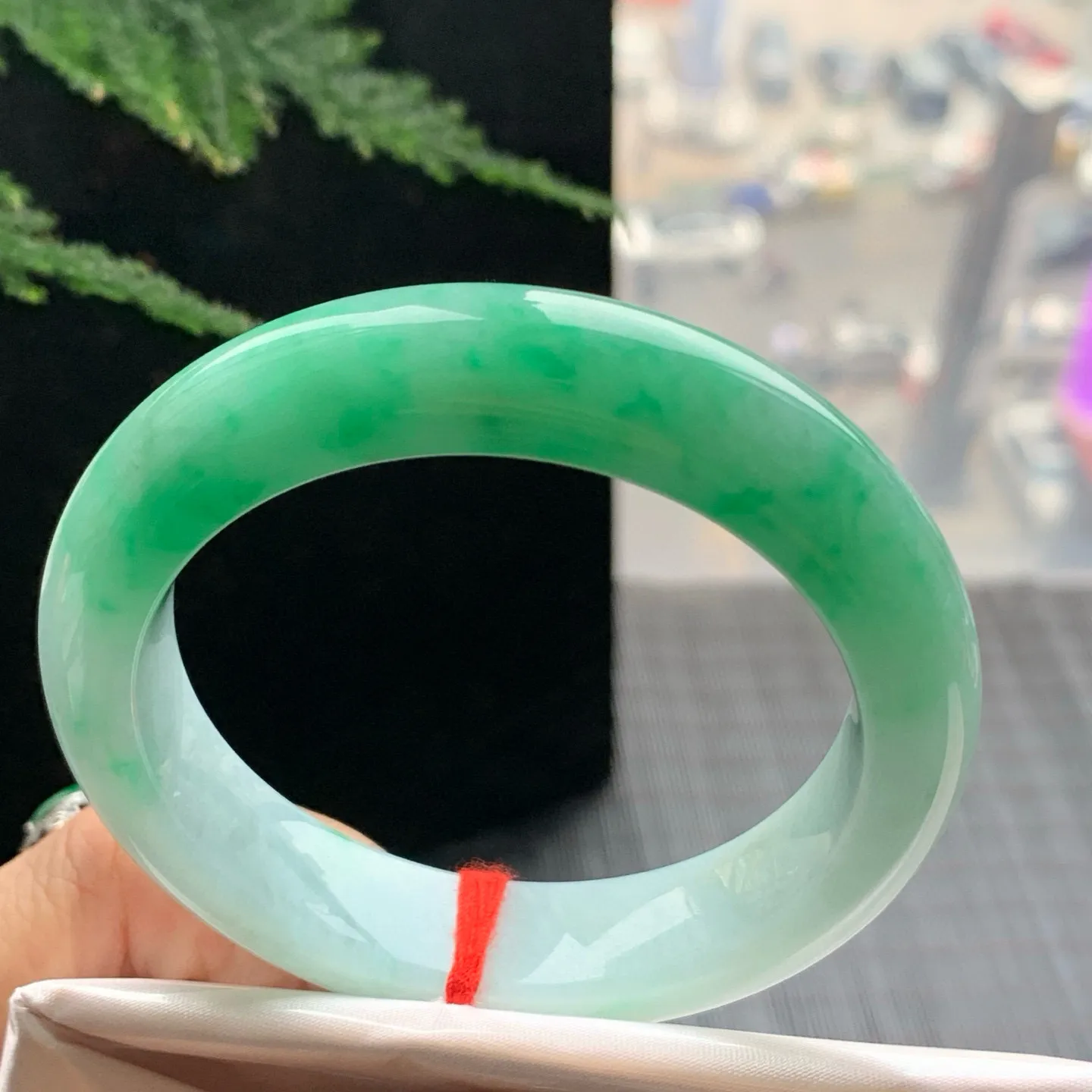 正圈一大节阳绿 无瑕 尺寸:55.1/13.4/9.4 色好