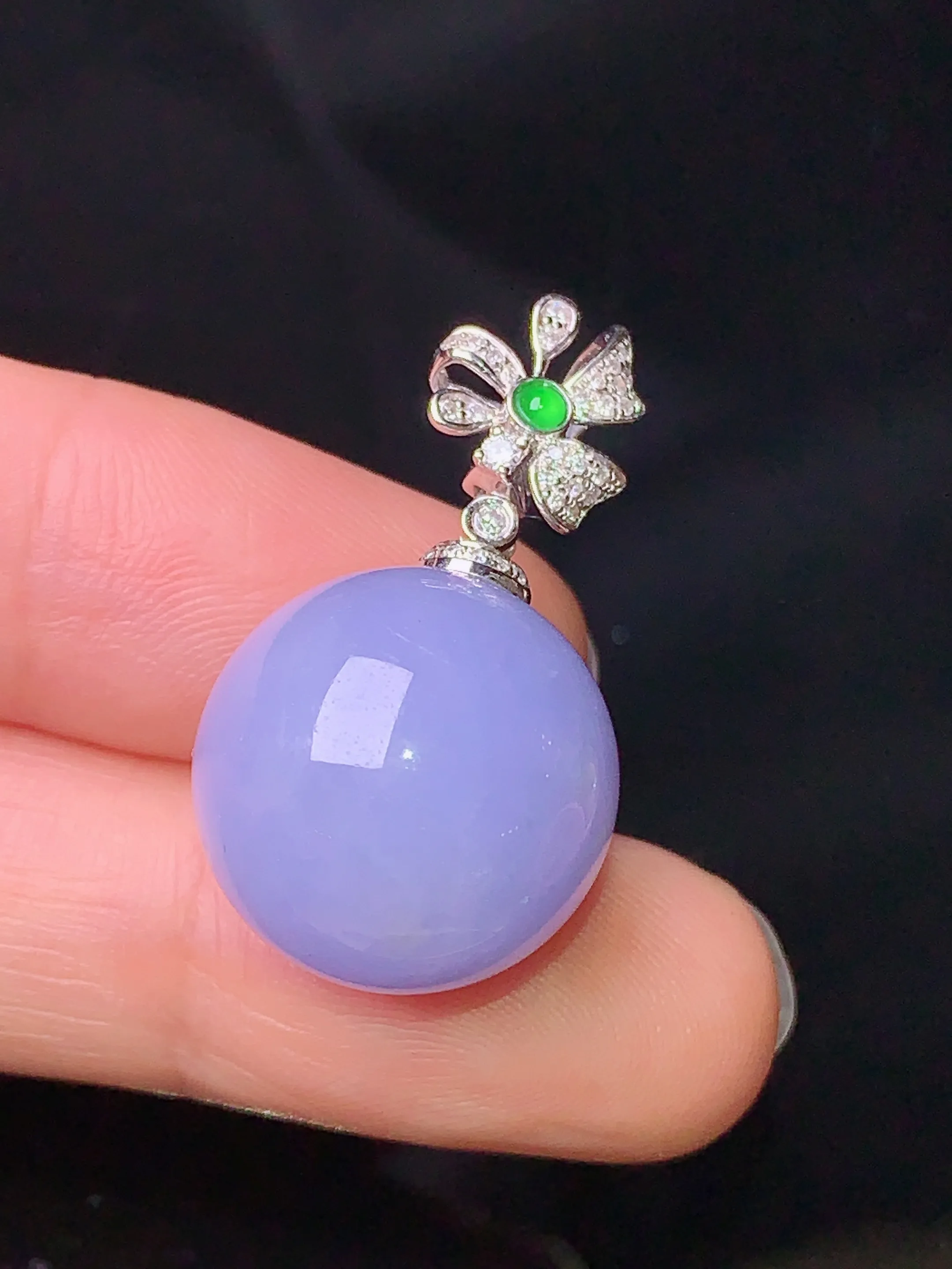 18k金钻镶嵌紫罗兰圆珠吊坠 玉质细腻 色泽清新艳丽 整体尺寸29.5*16.3