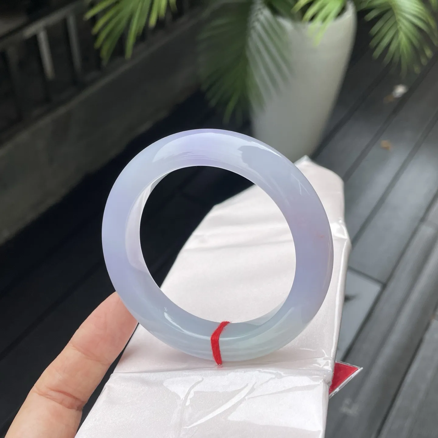 54+圈口🪘
春彩，清晨薄雾凝就的玉环，淡紫氤氲，在腕间晕开一段清雅的梦