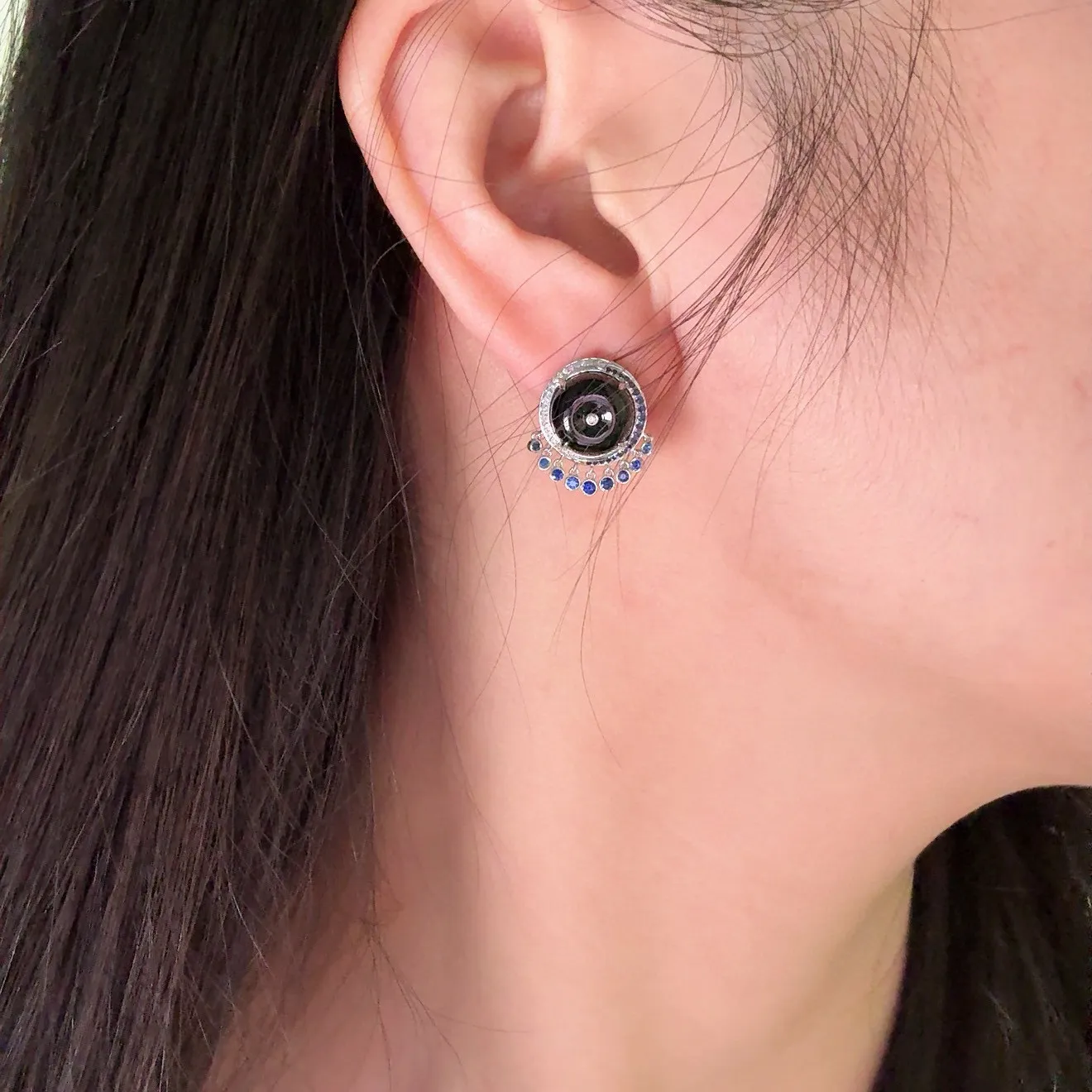 精品18k墨翠平安扣耳钉 种好色正 黑度极好 打灯通透 油性十足 尺寸13