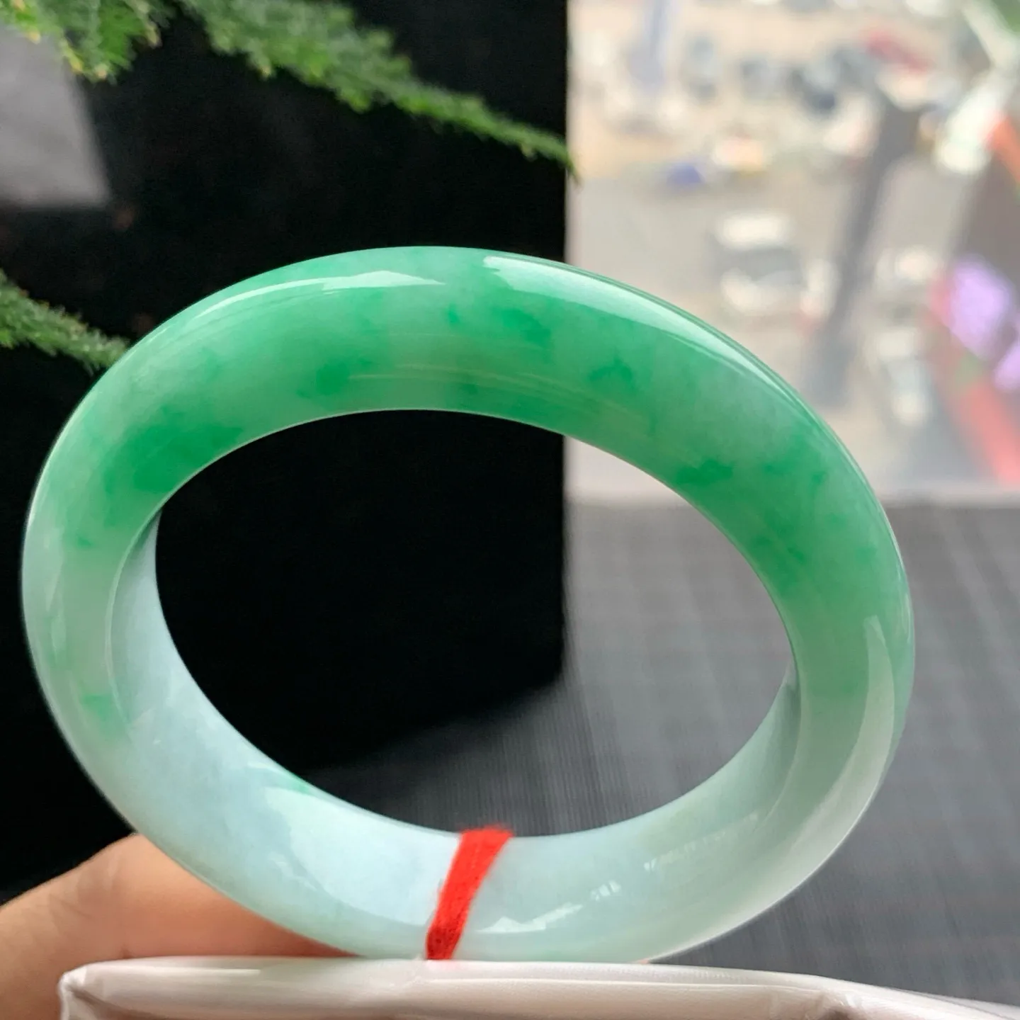 正圈一大节阳绿 无瑕 尺寸:55.1/13.4/9.4 色好