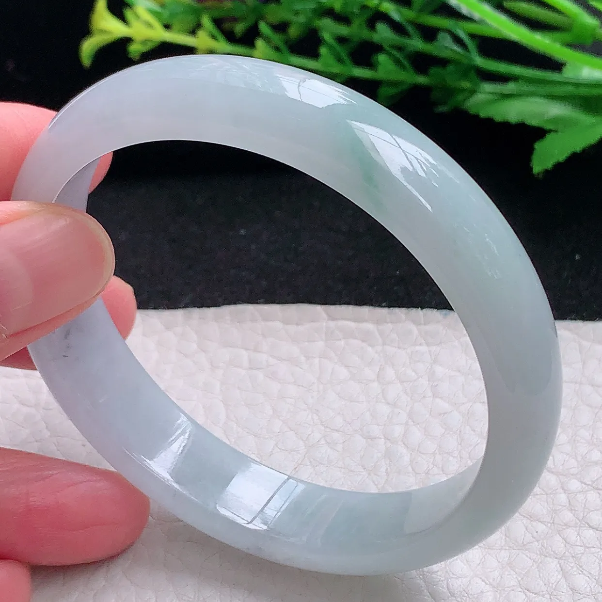 js大圈口58*53*13*6.8贵妃镯 天然缅甸翡翠a货清爽蛋形玉镯子 玉手环