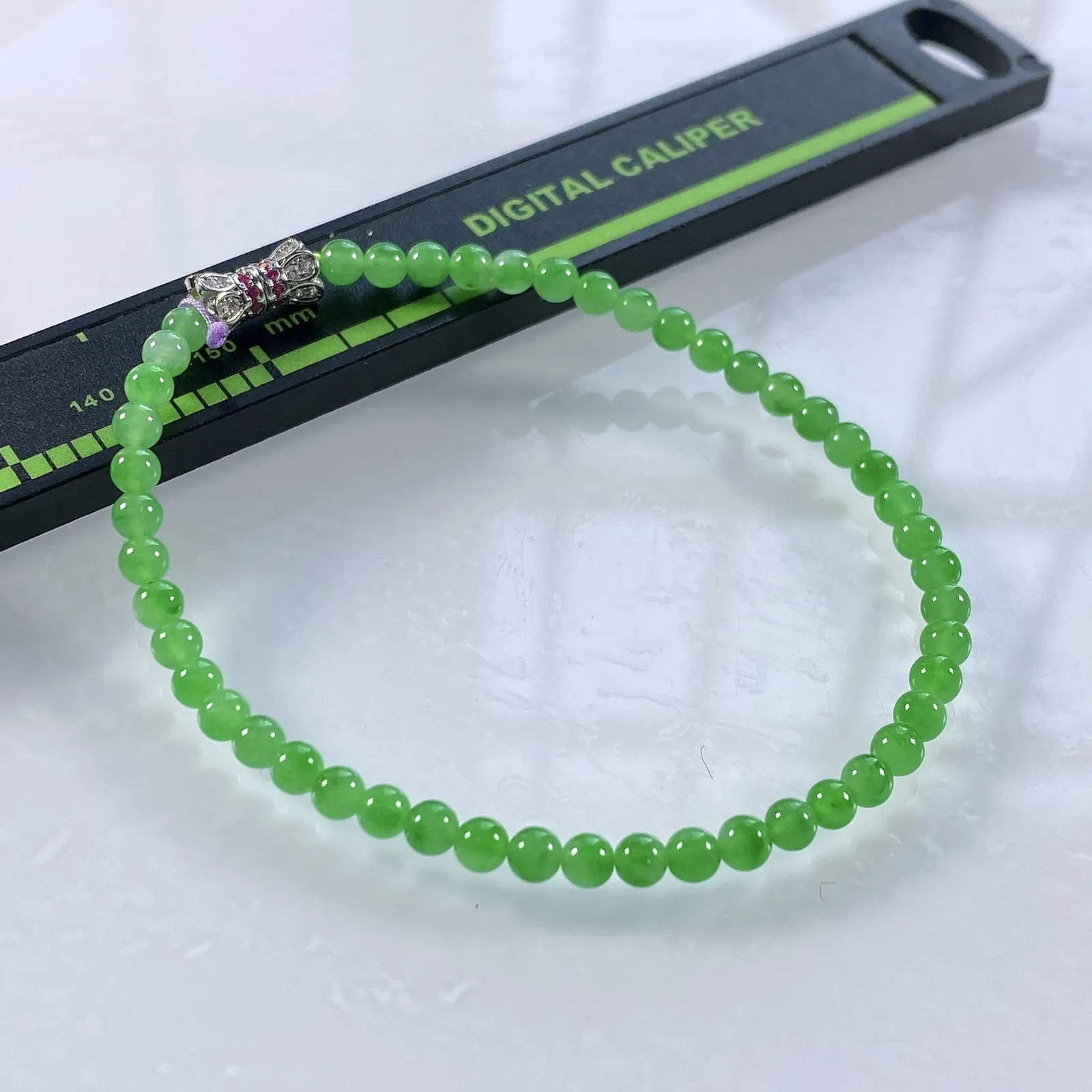 缅甸天然翡翠A货，卡3.5高冰种阳绿冰绿小米珠小圆珠手串手链，尺寸：3.5mm/48颗，长度173mm，重量：4.21g